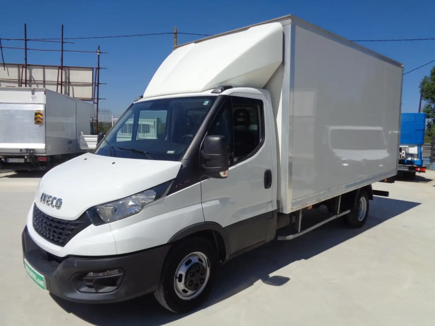 Iveco Daily Chasis Cabina 35S16 3000 156 Weiß - 2