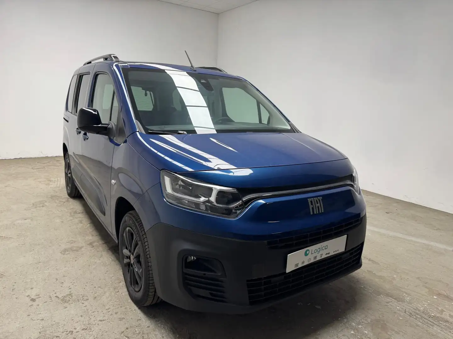 Fiat Doblo 50kWh Launch Edition Modrá - 1