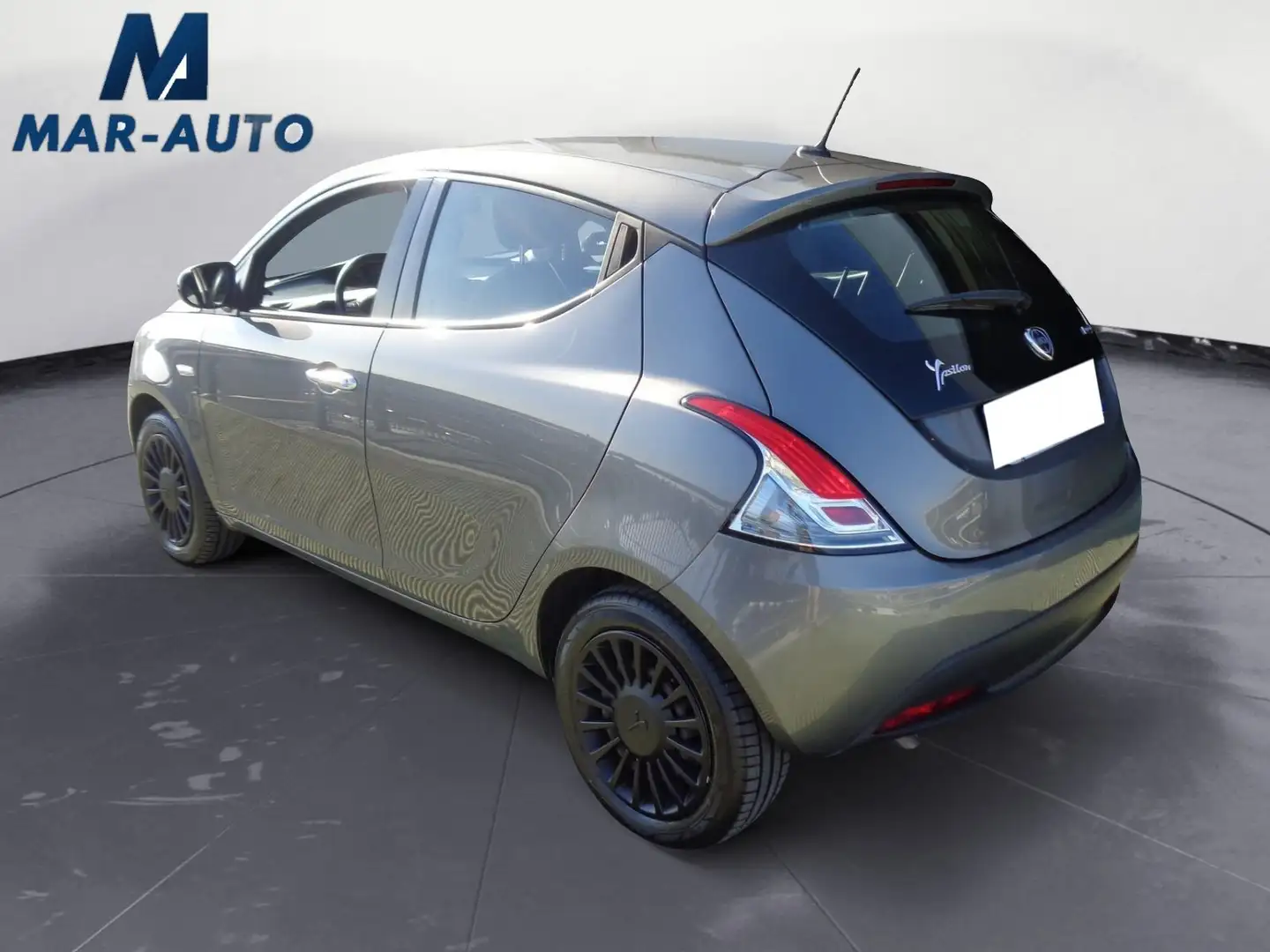 Lancia Ypsilon Ypsilon 1.0 FireFly 5 porte S&S Hybrid Ecochic Si Grau - 2