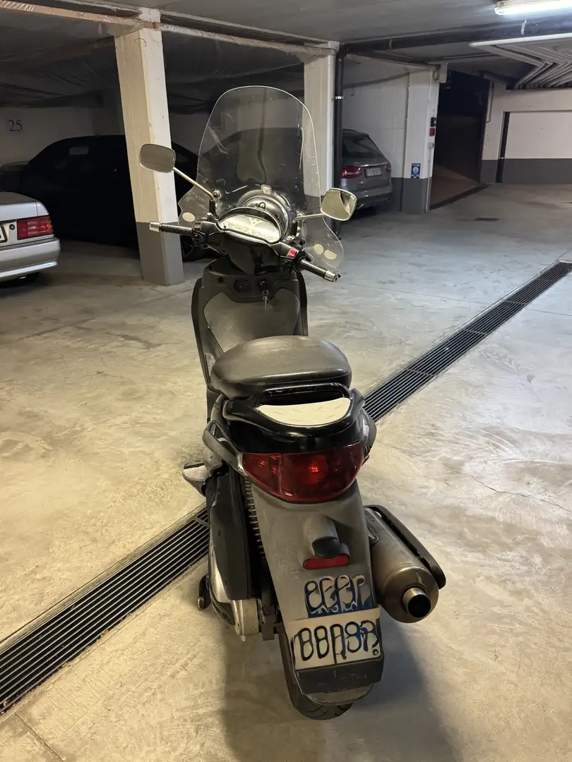 Piaggio Beverly 500 Zwart - 2