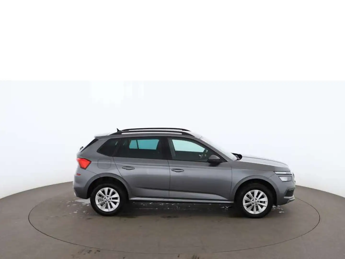 Skoda Kamiq 1.5 TSI Selection Aut LED RADAR SITZHZG Grau - 2