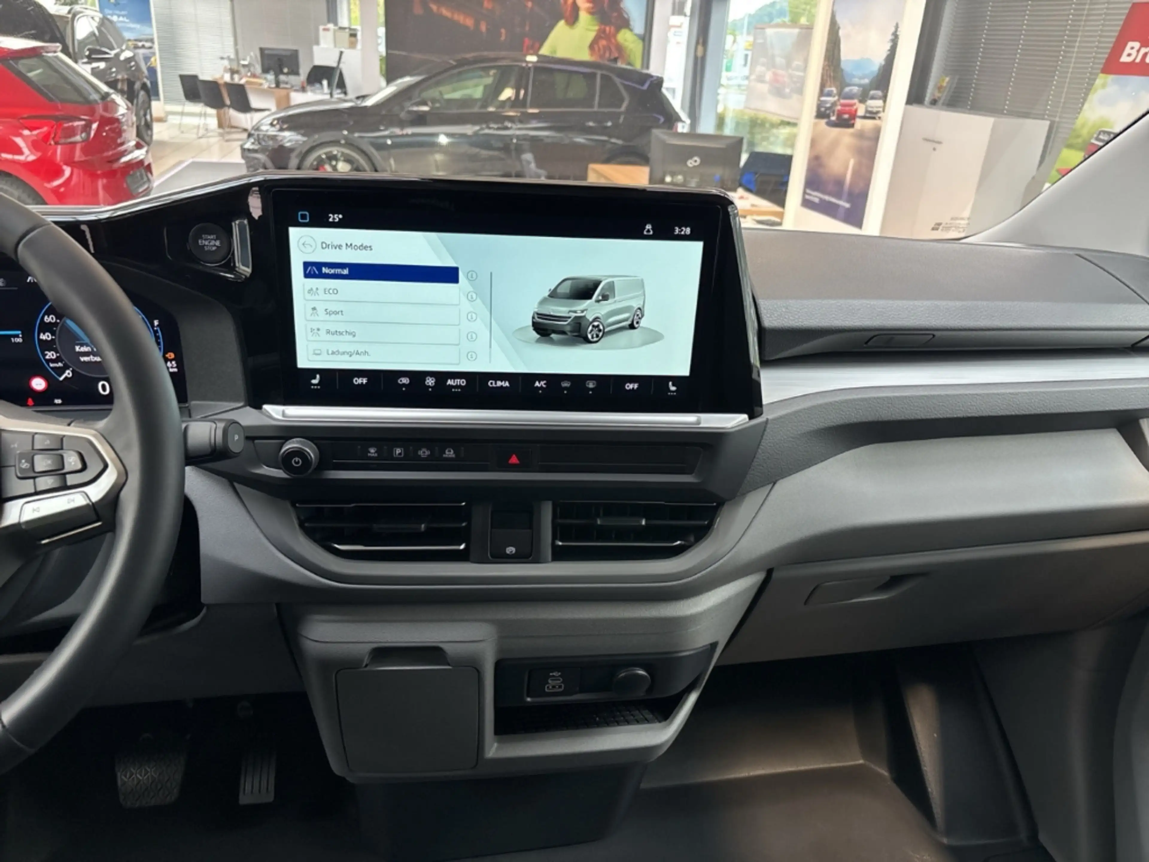 Volkswagen T7 Caravelle 2.0 TDI 125 kW Life LR EU6e — photo 11