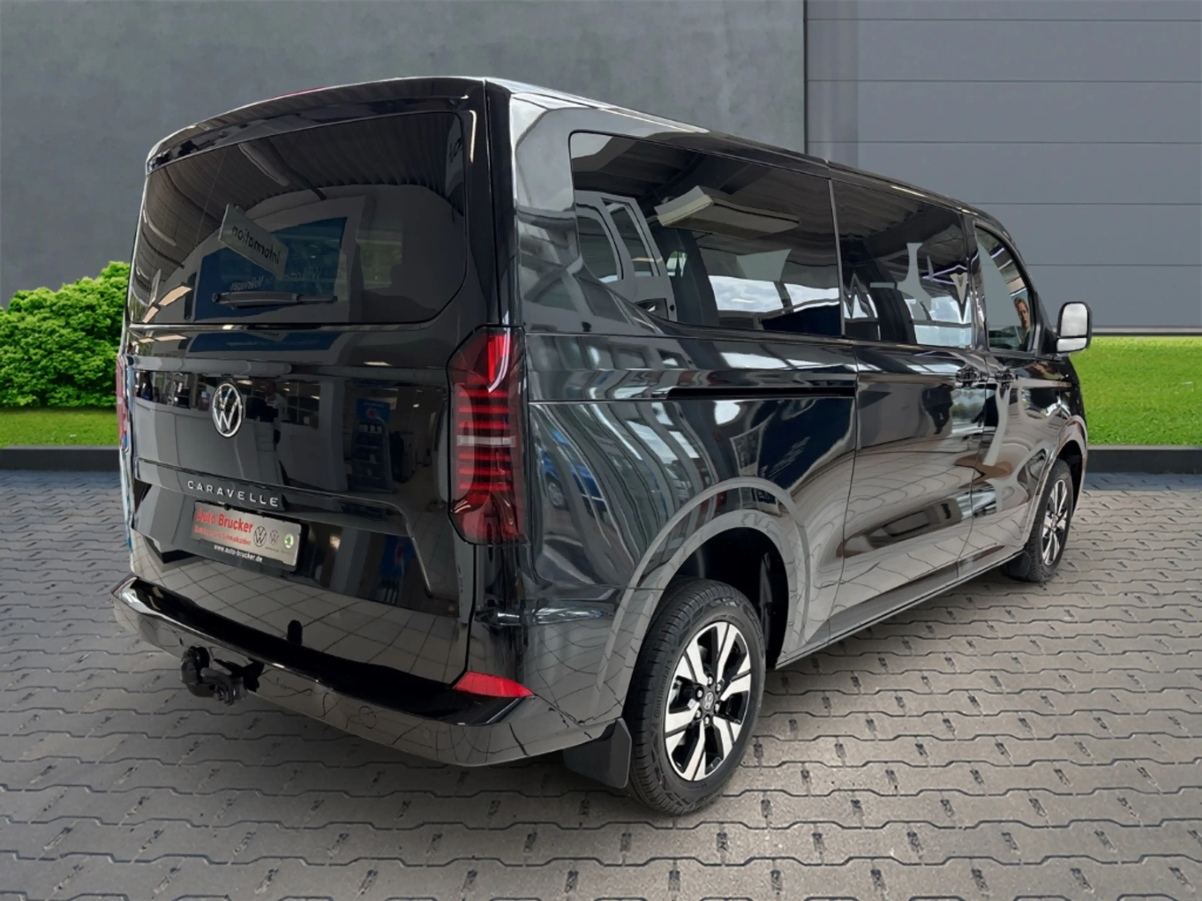 Volkswagen T7 Caravelle 2.0 TDI 125 kW Life LR EU6e — photo 4