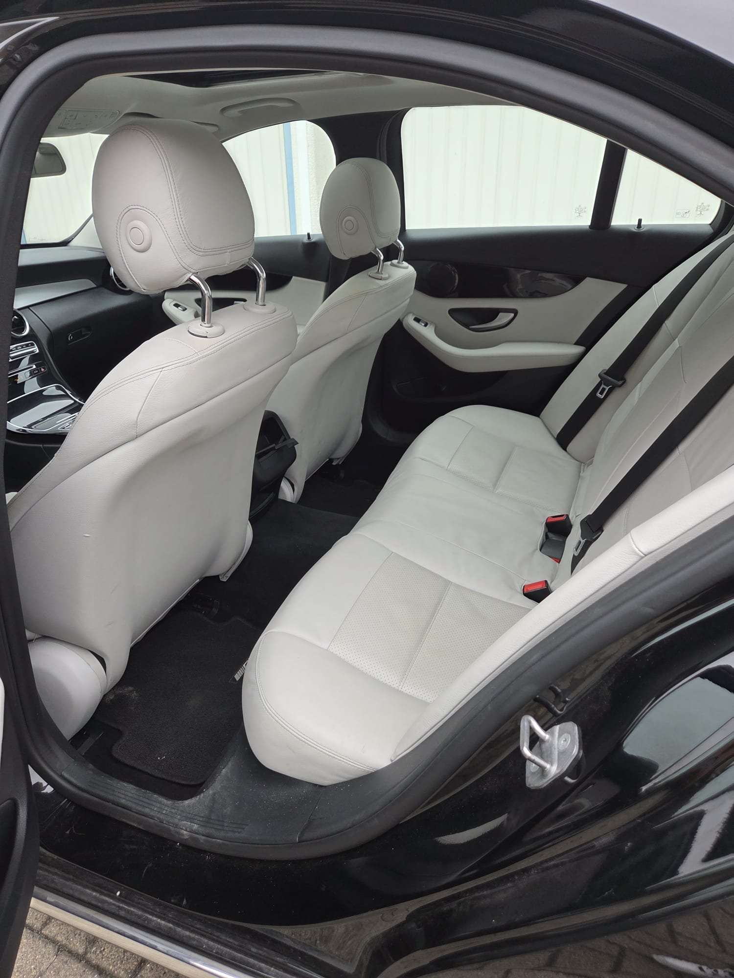 Second hand Mercedes Benz C-Class 
