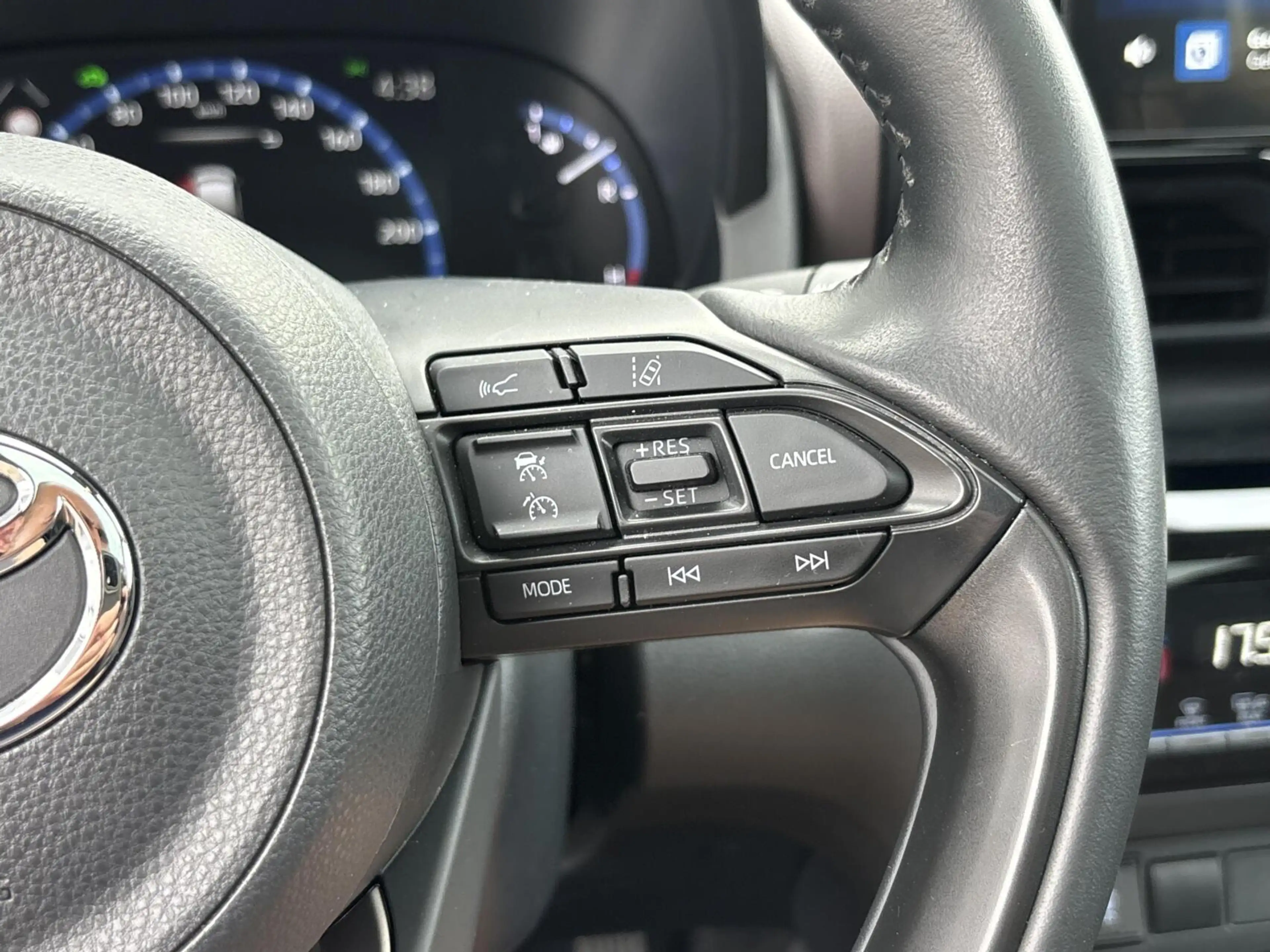 Toyota Yaris Cross 1.5 Hybrid Executive Bi-Tone | Pano | JBL | HUD | — photo 26