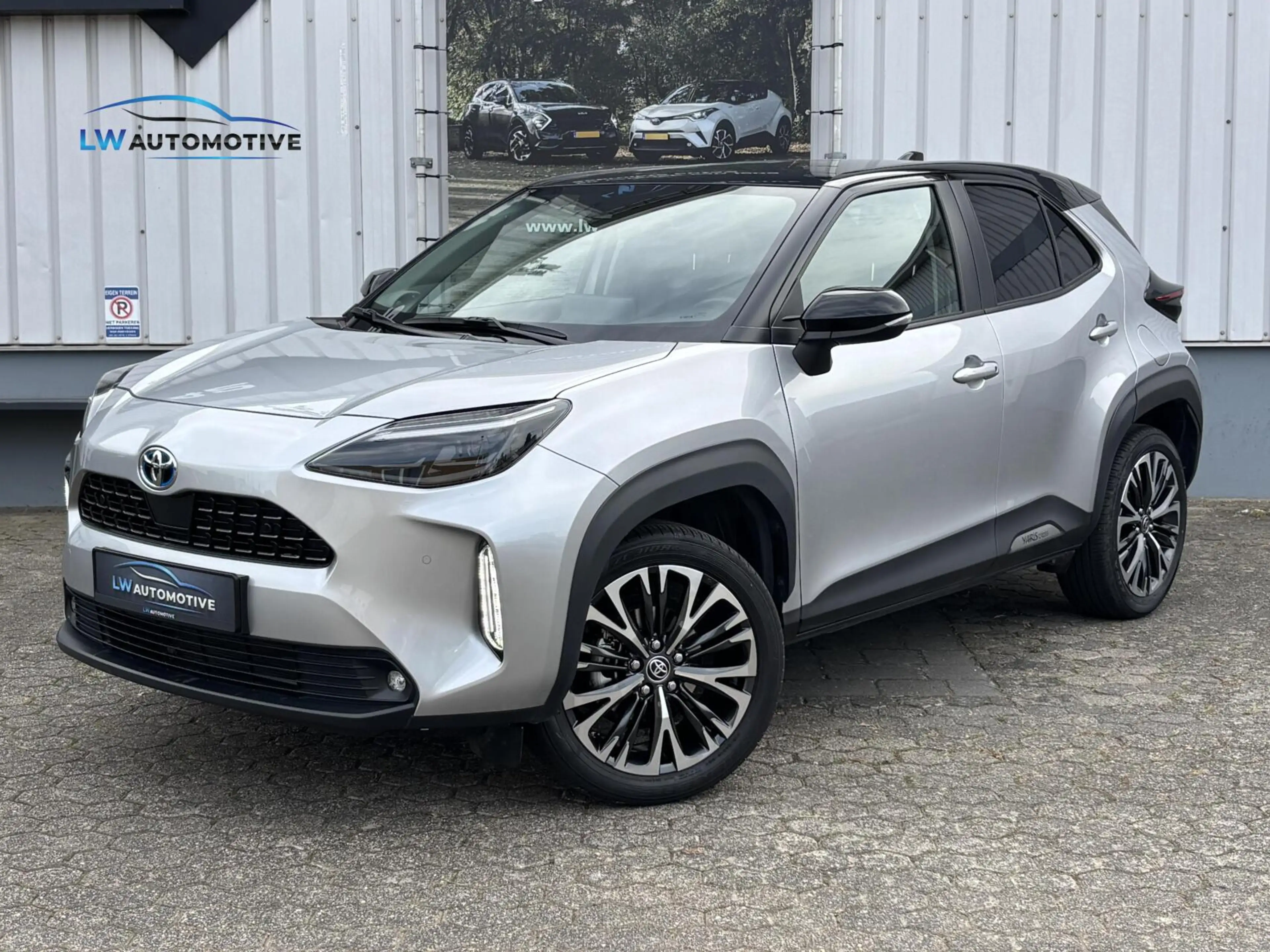 Toyota Yaris Cross 1.5 Hybrid Executive Bi-Tone | Pano | JBL | HUD |