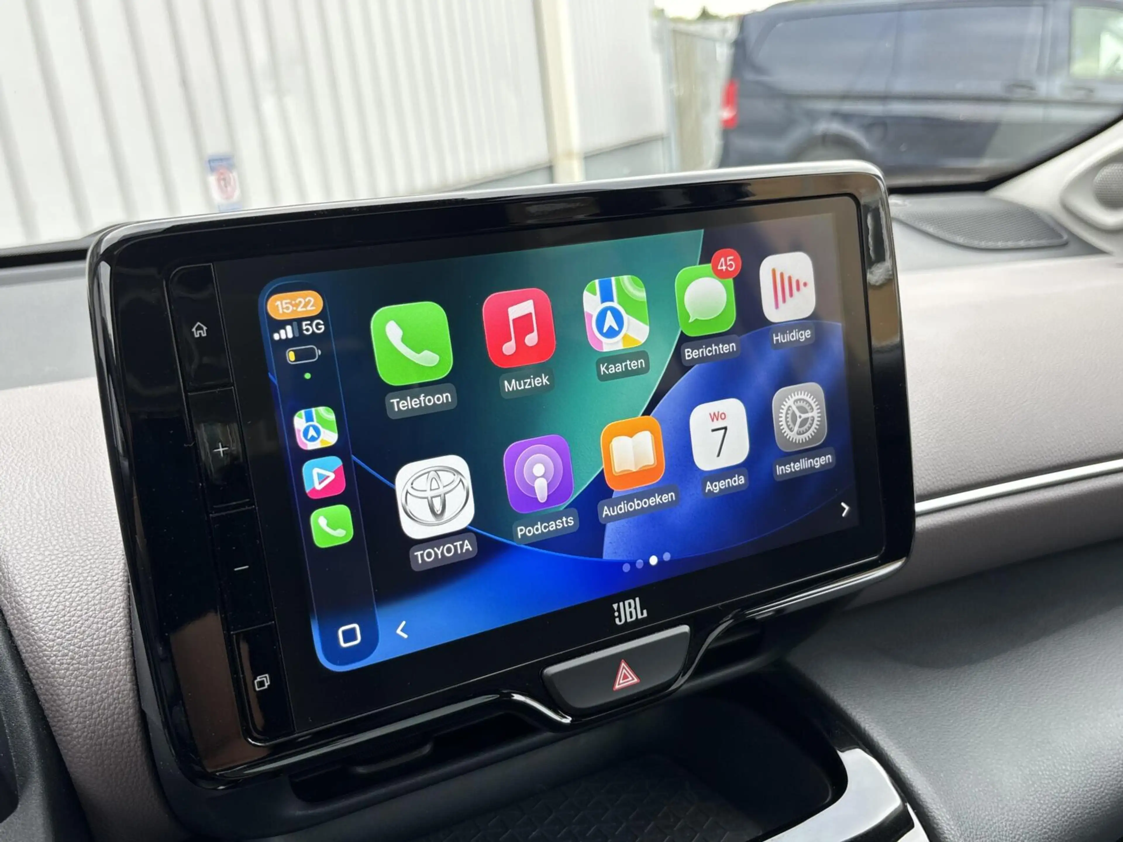 Toyota Yaris Cross 1.5 Hybrid Executive Bi-Tone | Pano | JBL | HUD | — photo 11