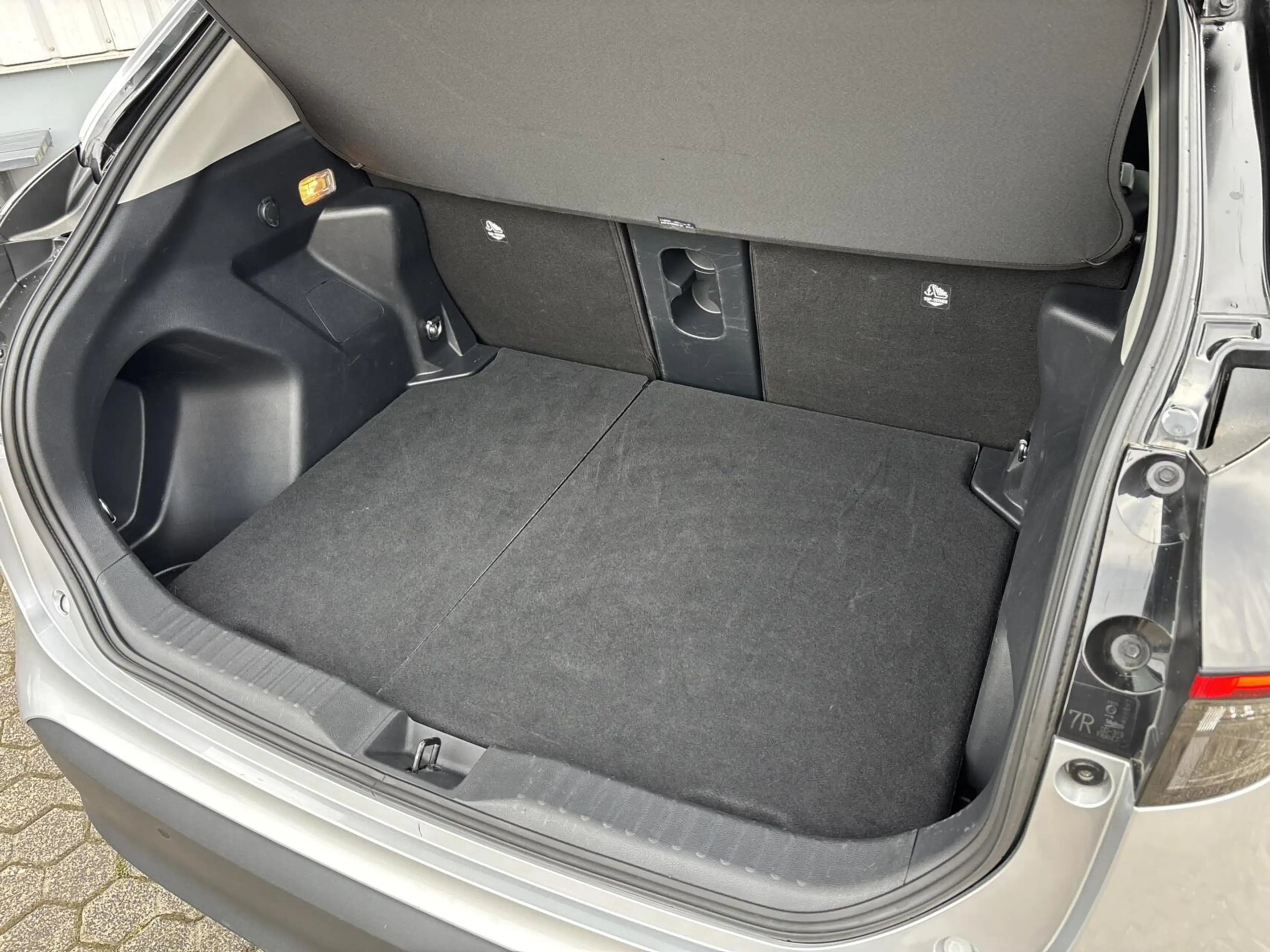 Toyota Yaris Cross 1.5 Hybrid Executive Bi-Tone | Pano | JBL | HUD | — photo 36