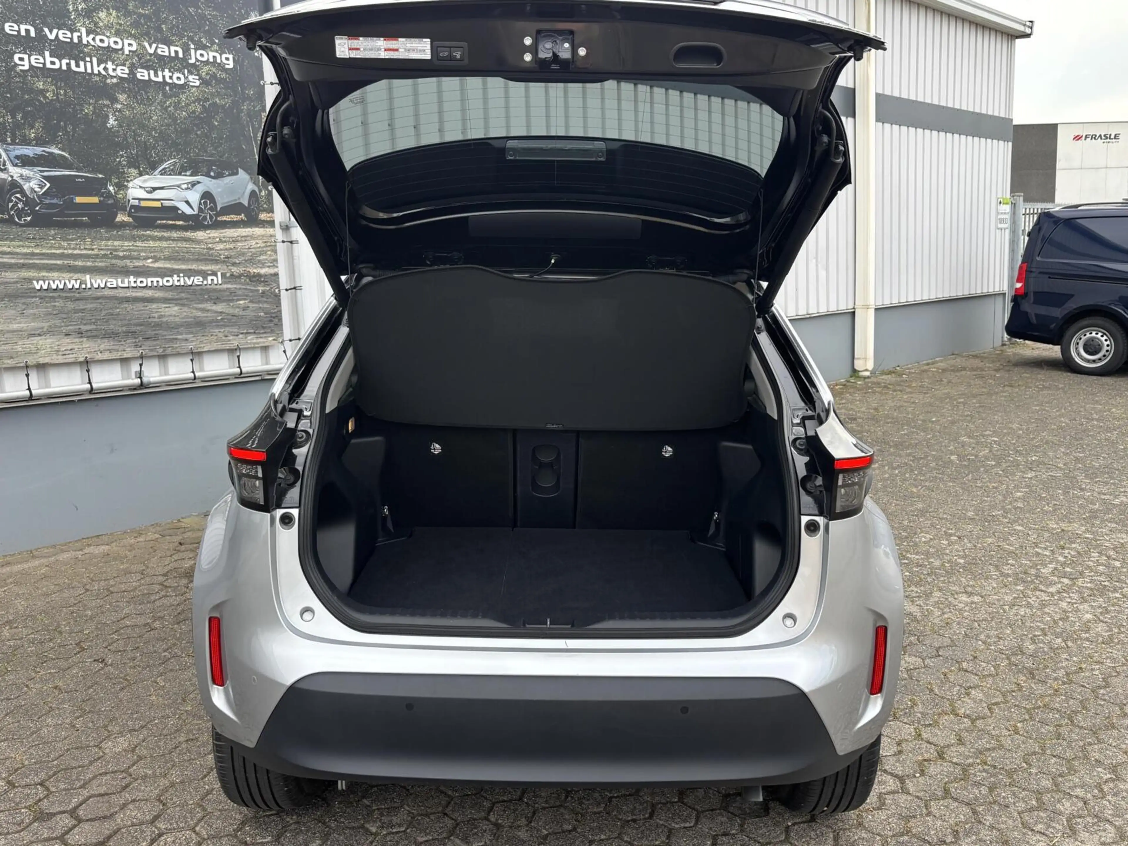 Toyota Yaris Cross 1.5 Hybrid Executive Bi-Tone | Pano | JBL | HUD | — photo 34