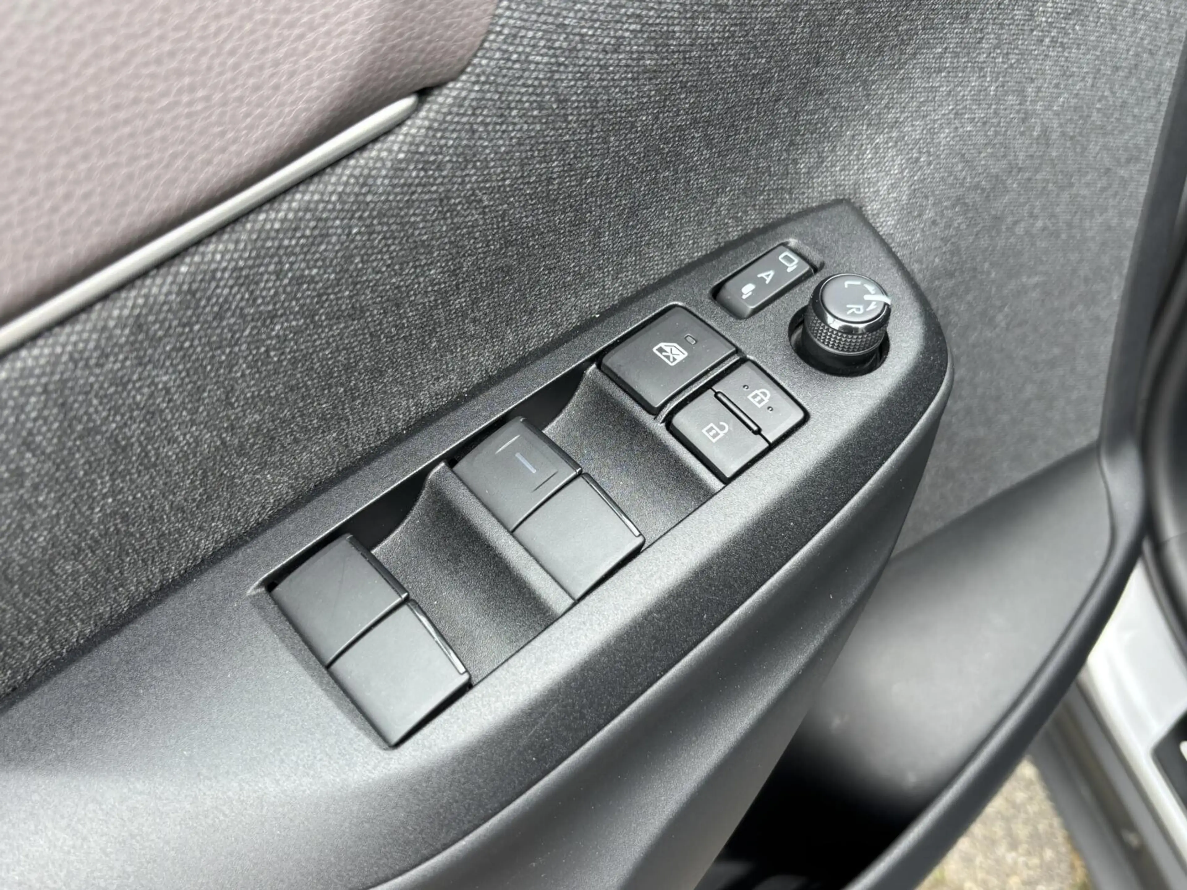 Toyota Yaris Cross 1.5 Hybrid Executive Bi-Tone | Pano | JBL | HUD | — photo 19