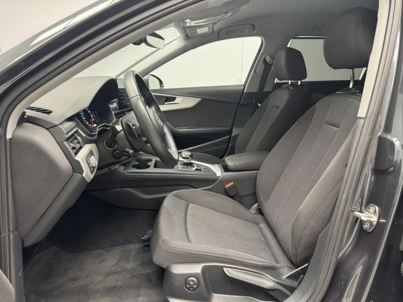 Audi A4 Avant 35 TDI advanced Klima Navi Einparkhilfe 4