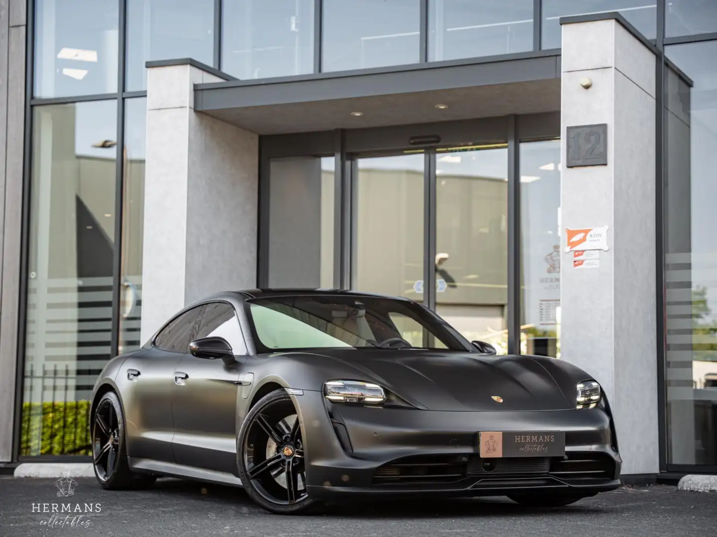 Porsche Taycan 4S Performance 84 kWh / BOSE / Sport-Chro / InnoD Blauw - 1