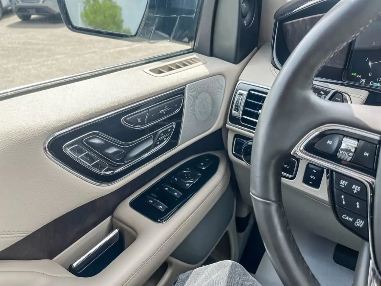 Lincoln Navigator снимка Lincoln Navigator