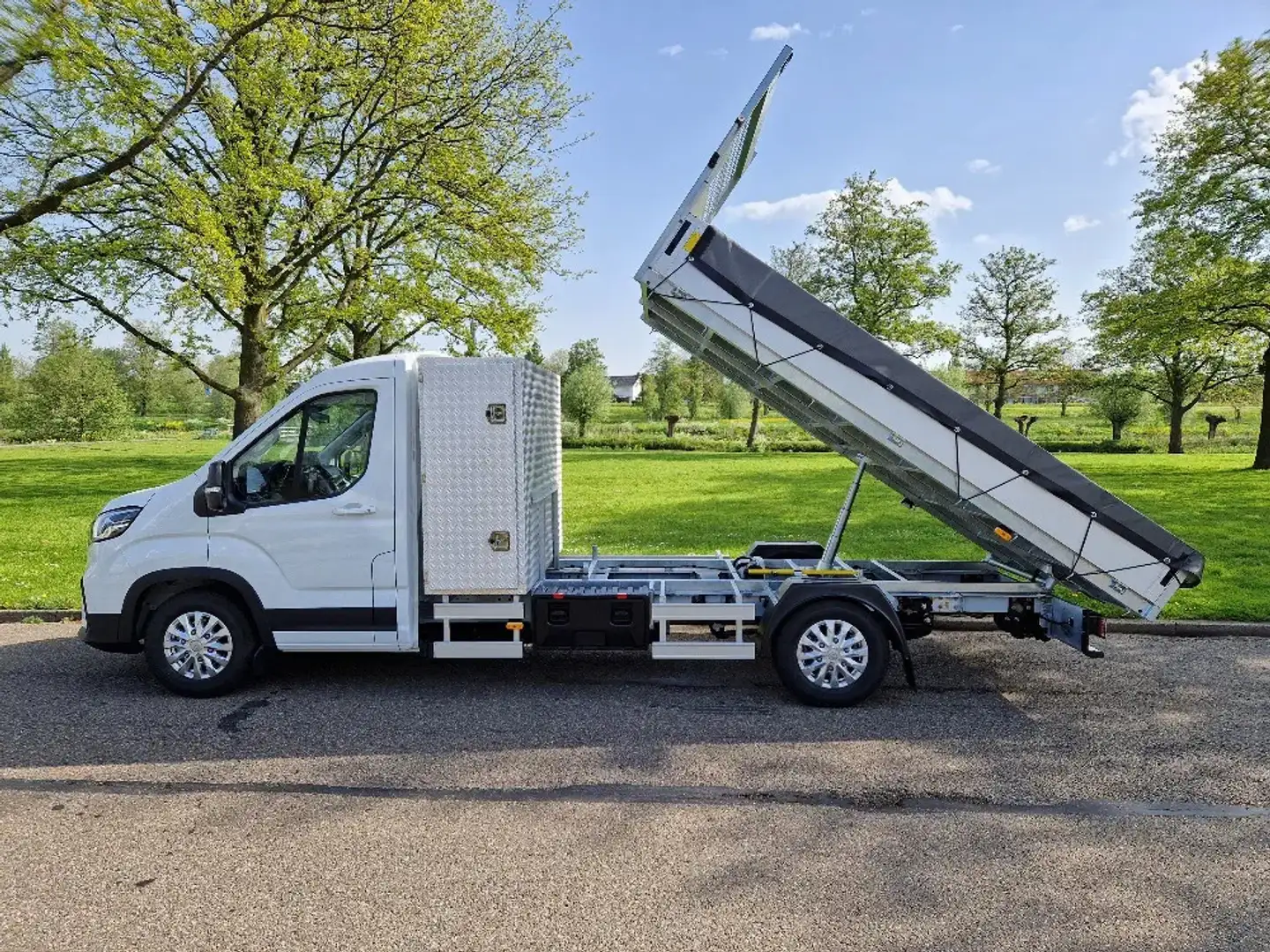 Maxus eDeliver 9 100% Elektrische chassis cabine Kieper e-Deliver L Wit - 2