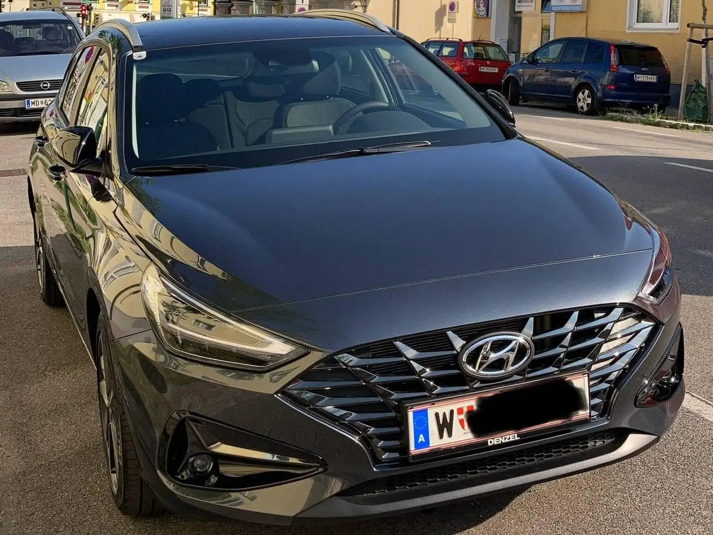 Hyundai i30 i30 CW 1,0 T-GDI Feel Good Feel Good Grau - 2