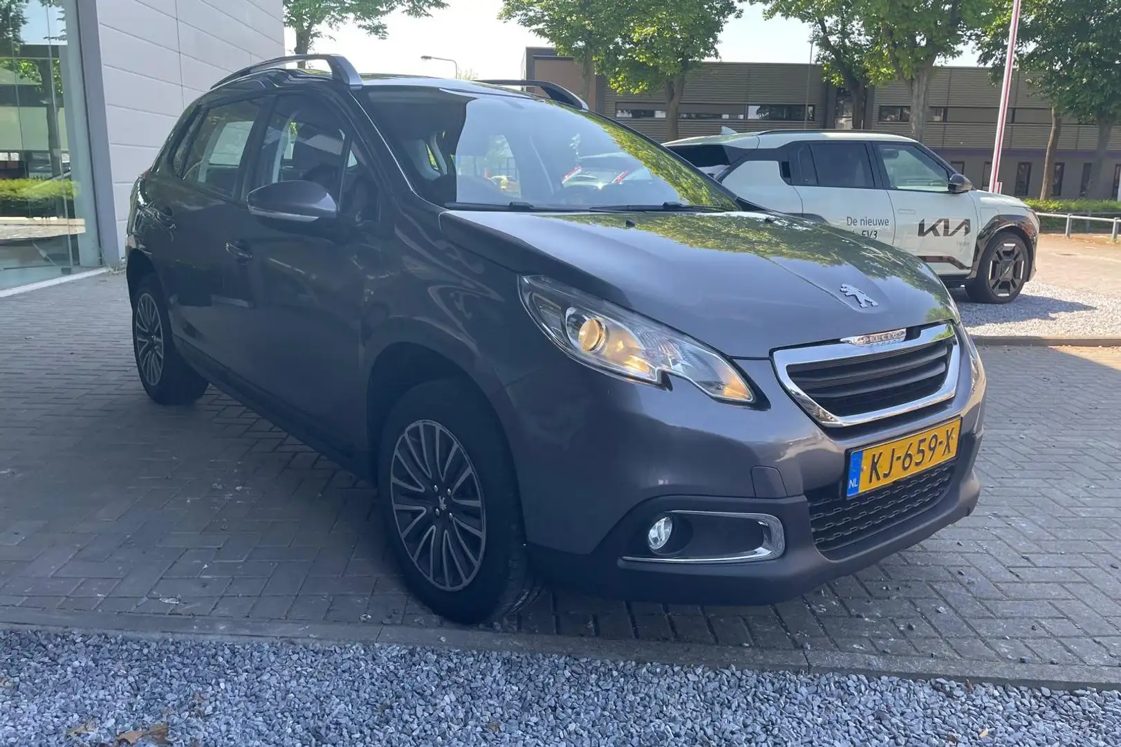 Peugeot 2008 1.2 PureTech Blue Lease Executive | Climate | Crui Gris - 2