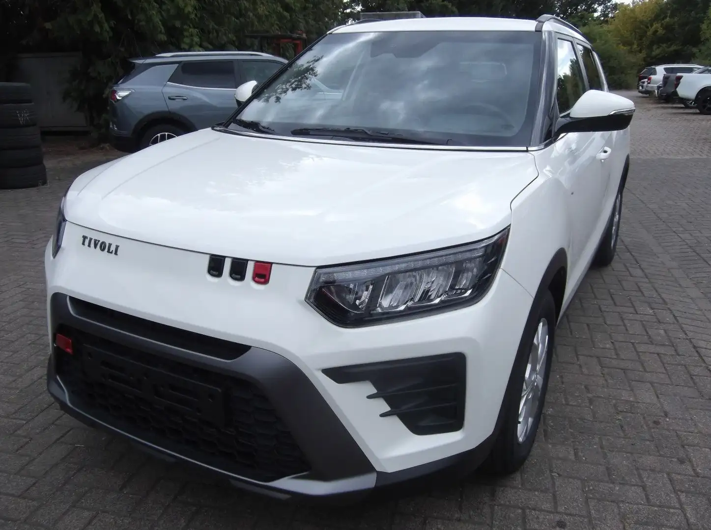 KGM Tivoli 1.5 T-GDI Bliss Weiß - 1