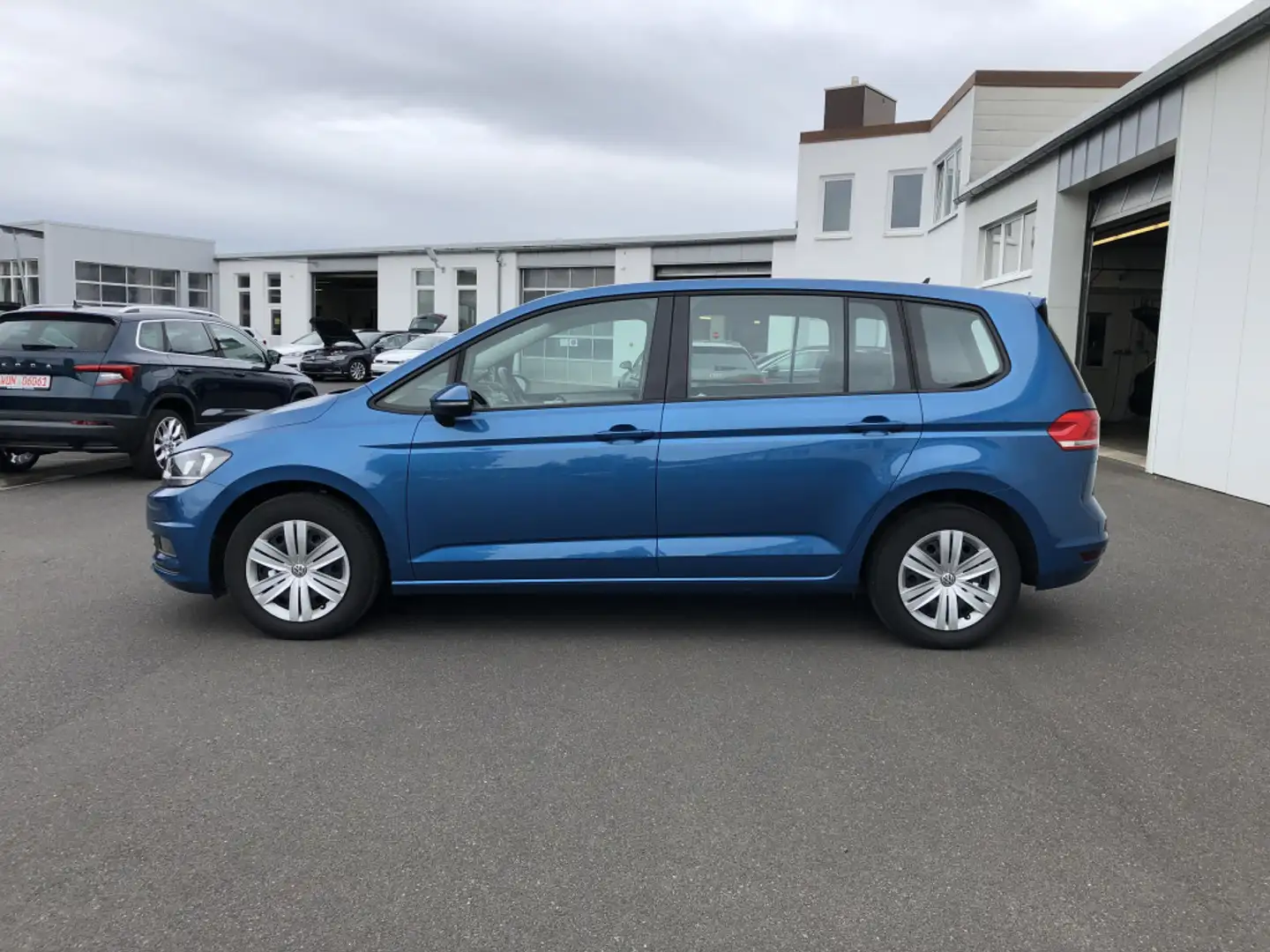 Volkswagen Touran 1.6 TDI 119€ m. 20% Anzahlung SHZ Klima ISOFIX Bleu - 2