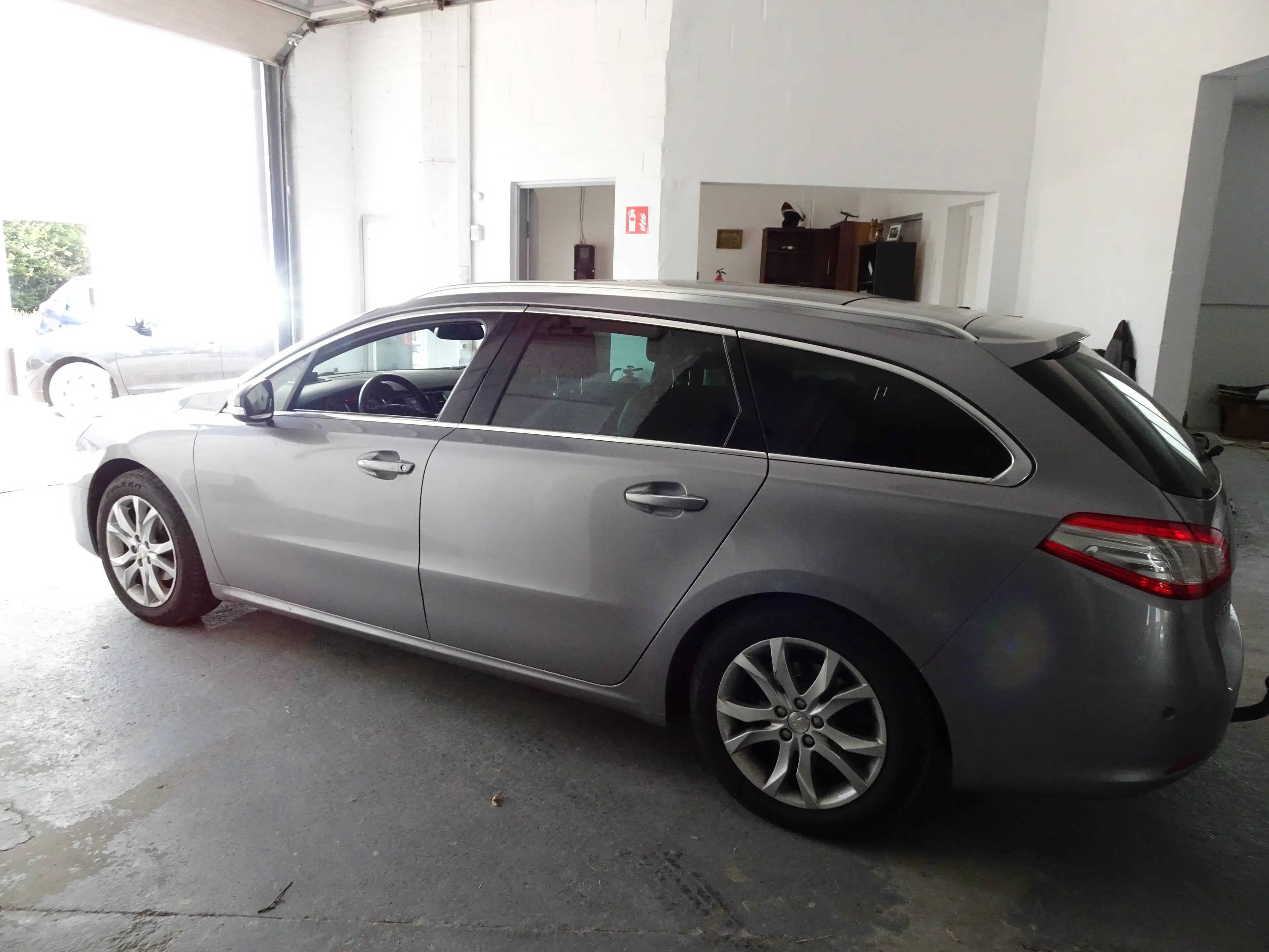 Peugeot 508 508 SW 1.6 BlueHDi Allure S — photo 10