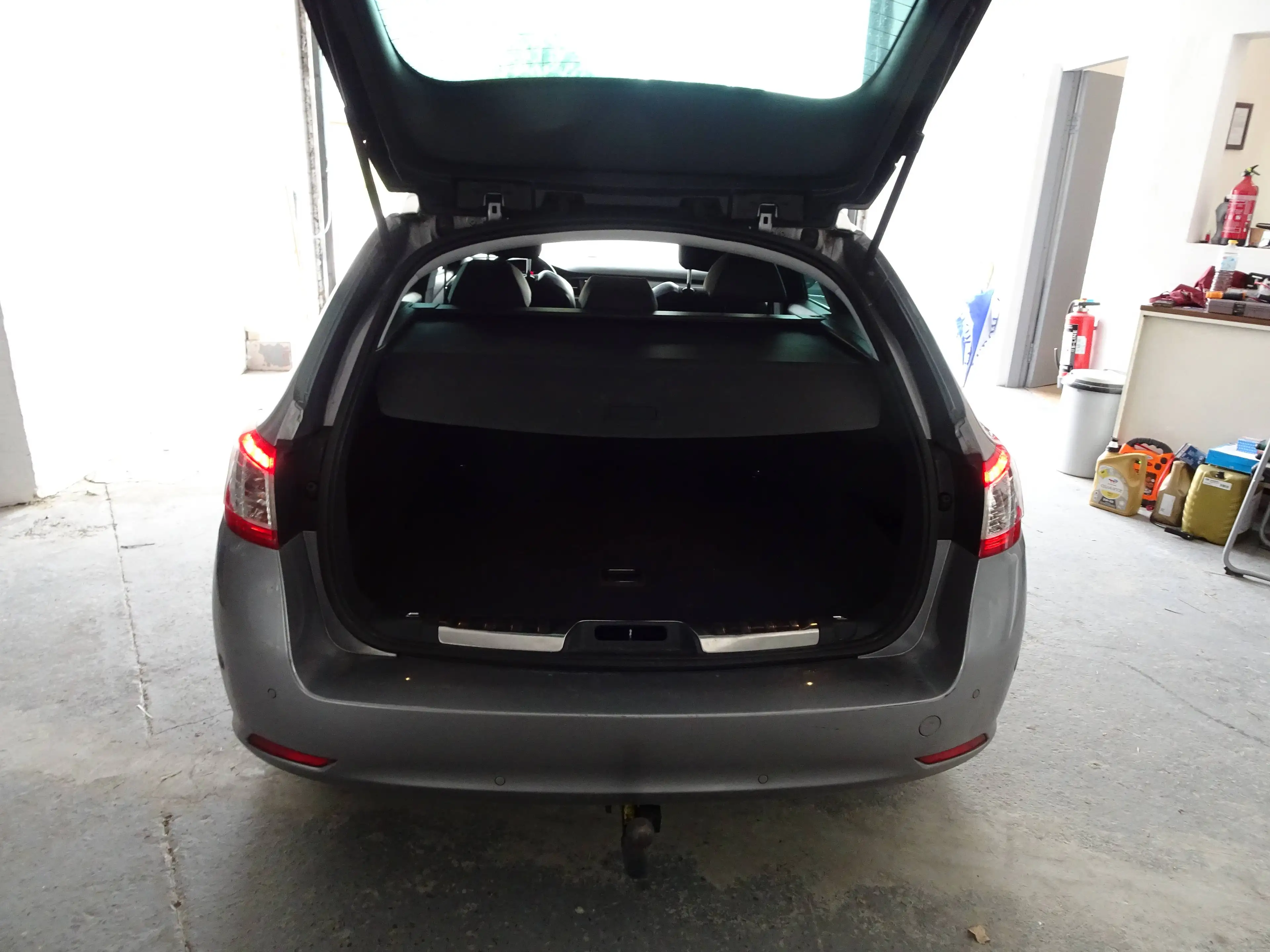 Peugeot 508 508 SW 1.6 BlueHDi Allure S — photo 15