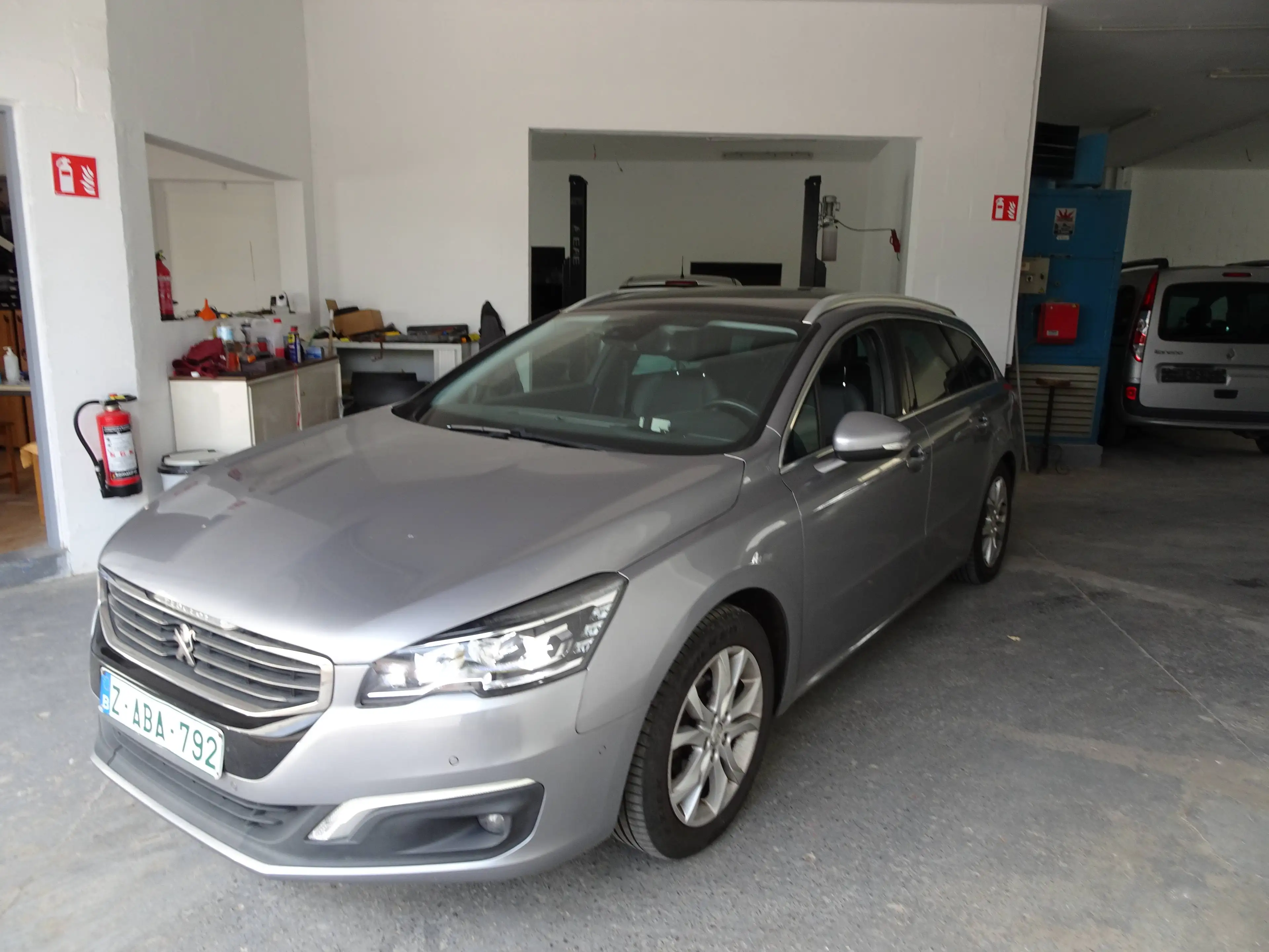 Peugeot 508 508 SW 1.6 BlueHDi Allure S — photo 11