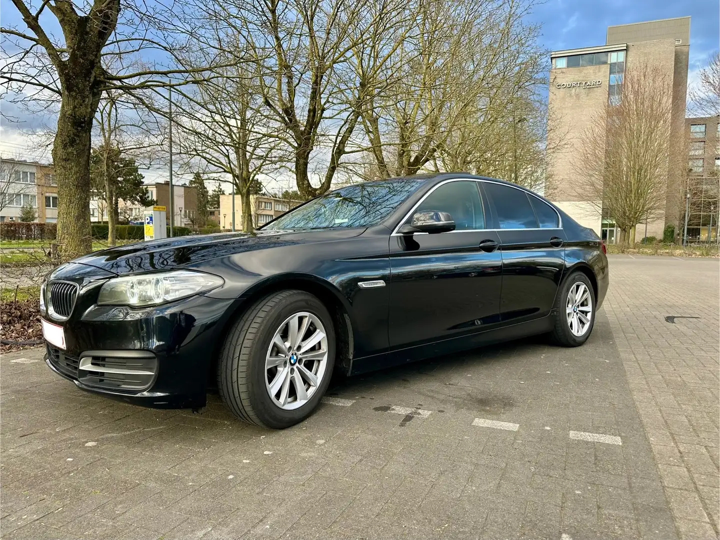 BMW 520 dA TOIT OUVRANT / ACC / GPS PRO Noir - 1