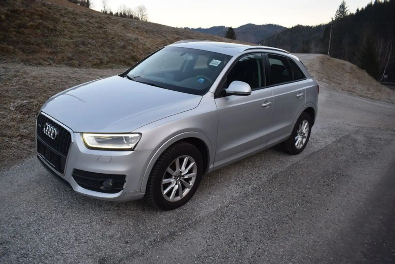 Audi Q3 2.0 TDI quattro top zustand garantie Zilver - 1