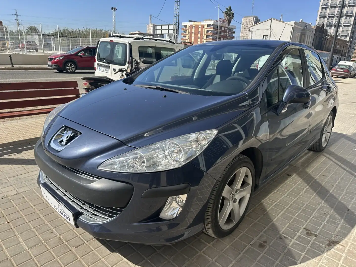 Peugeot 308 2.0HDI FAP Premium Gris - 1