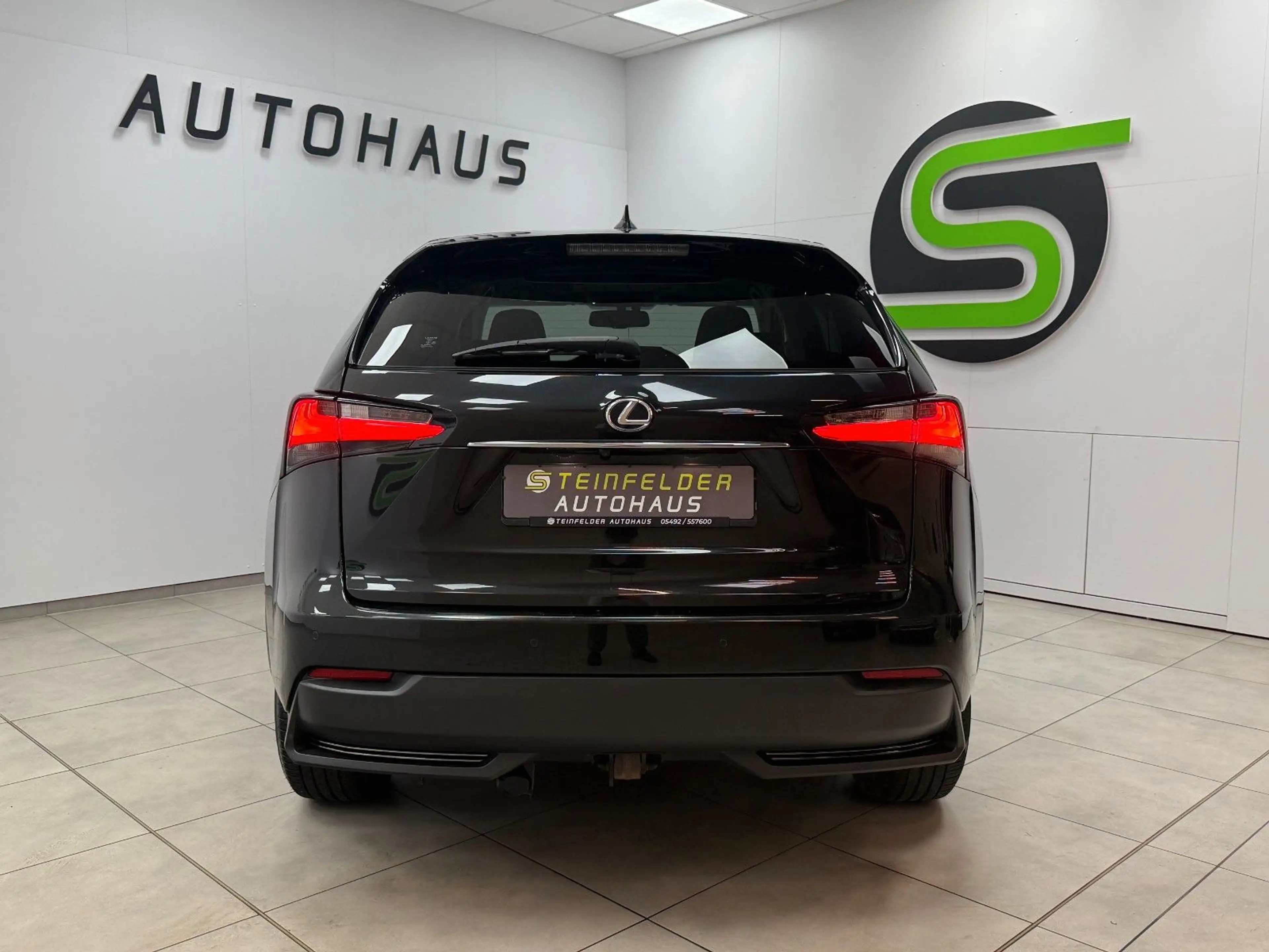 Lexus NX 300 h / LEDER / SHZ / PANORAMA / RKAM — photo 6