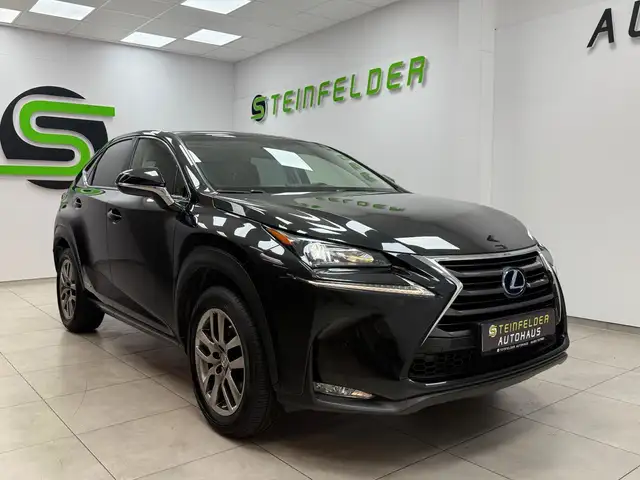 Lexus NX 300 h / LEDER / SHZ / PANORAMA / RKAM