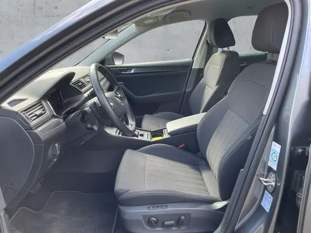 Skoda Superb view 12