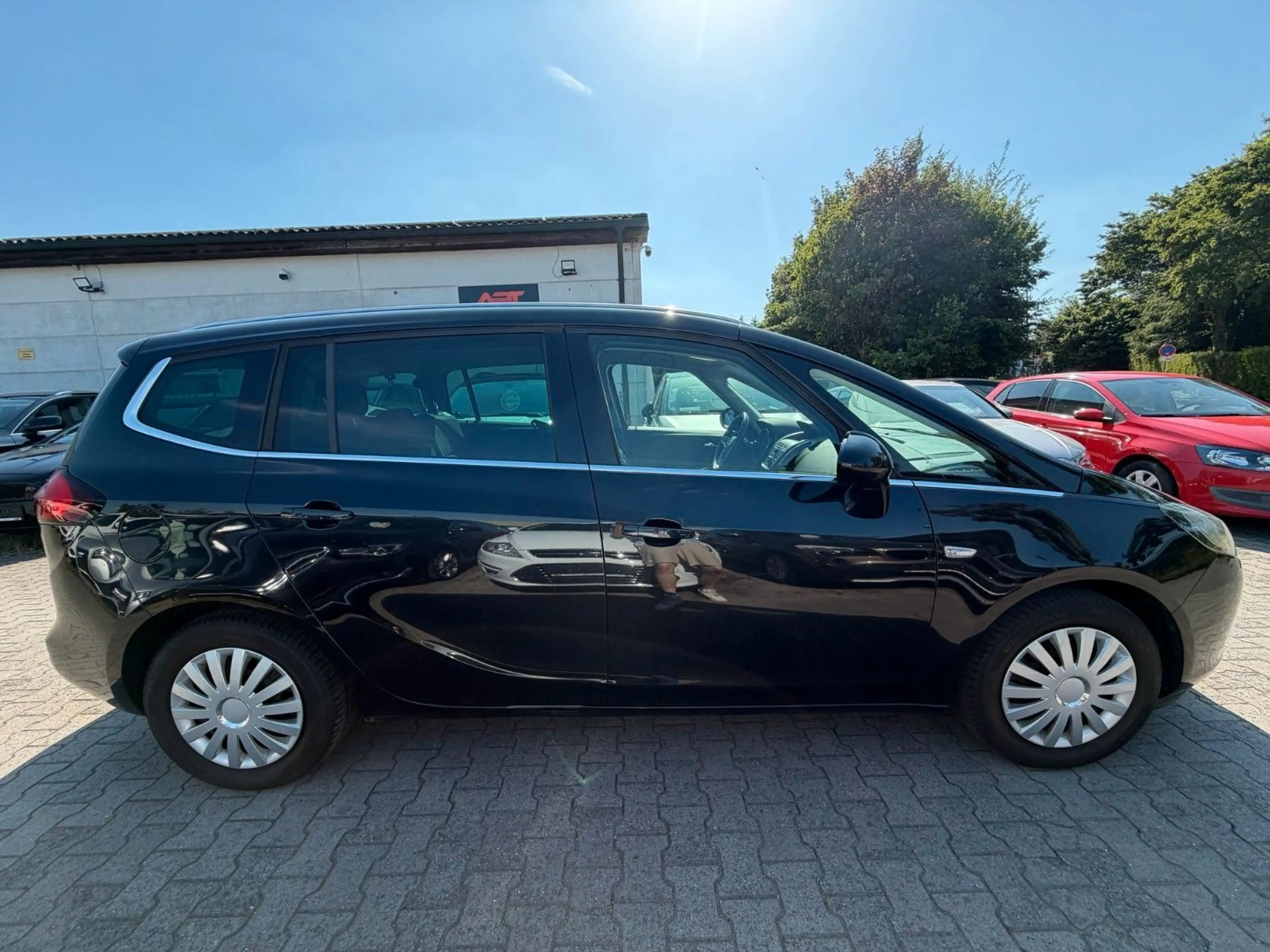Opel Zafira Tourer Zafira C 1.6 CDTI, 7Sitzer, Navi, PDC, SZH,2Hand — photo 2
