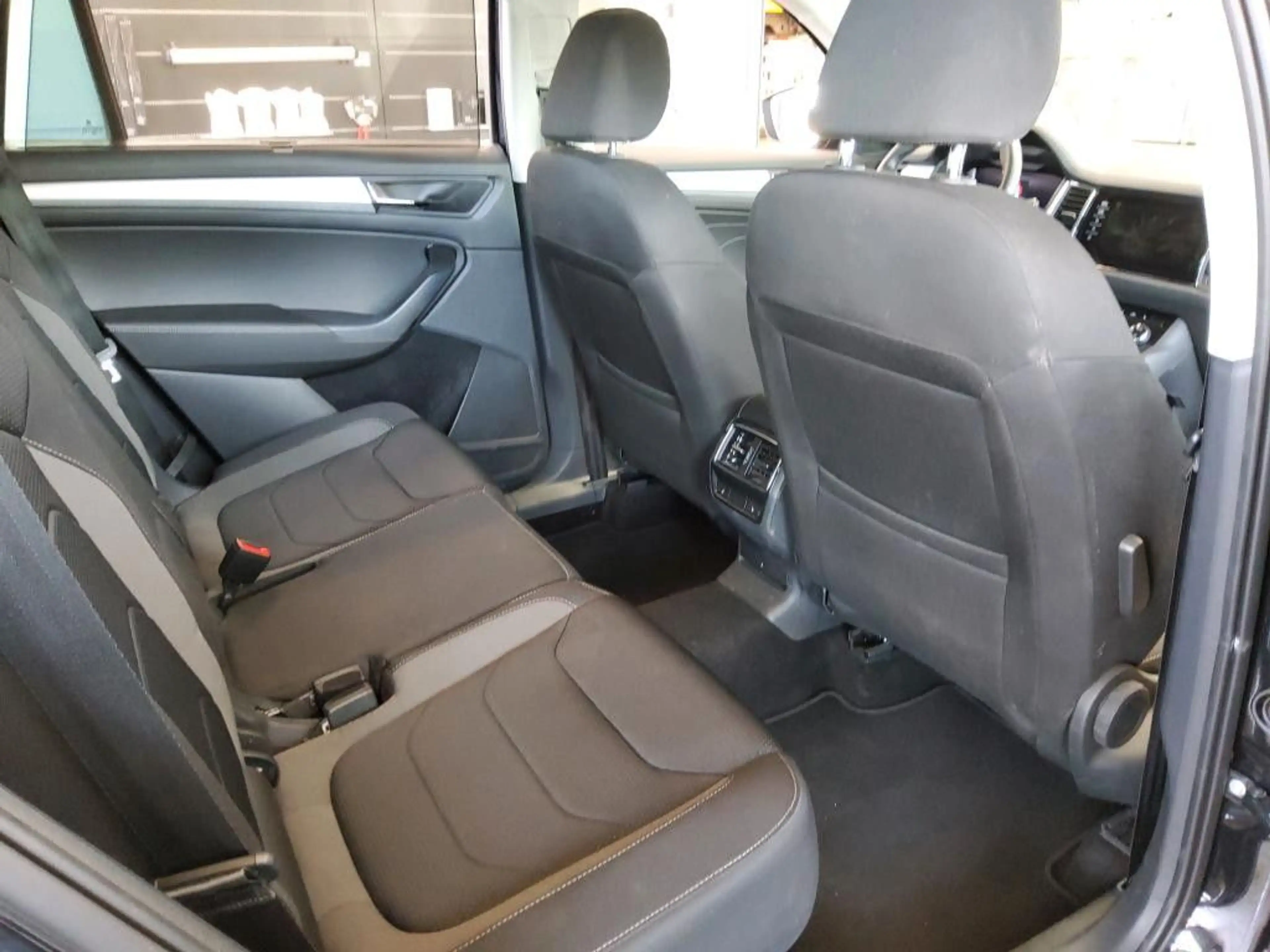 Skoda Kodiaq Tour 4x4 Matrix/STANDH/AHK/PANO/4xSHZ — photo 7