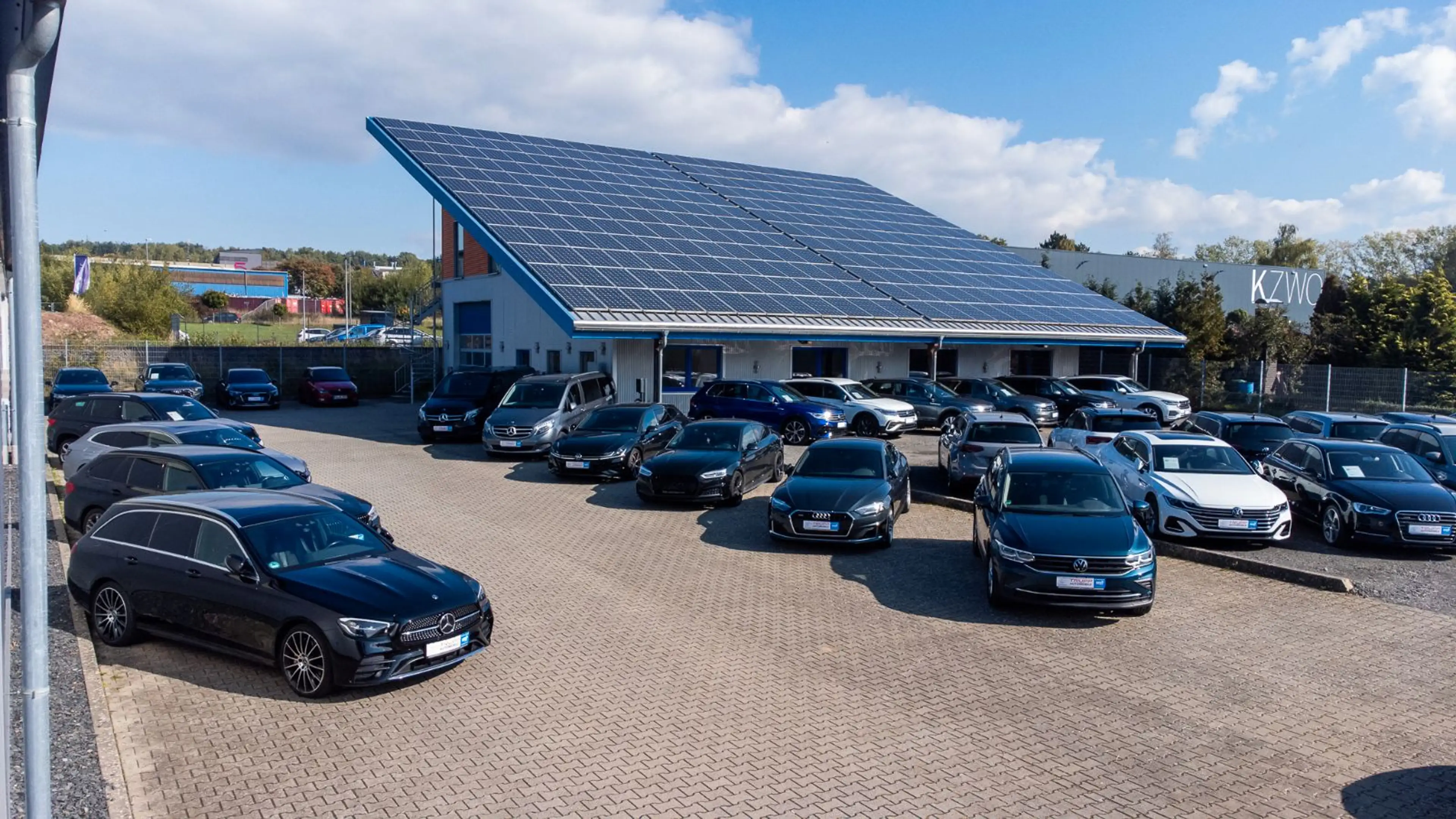 Skoda Kodiaq Tour 4x4 Matrix/STANDH/AHK/PANO/4xSHZ — photo 14