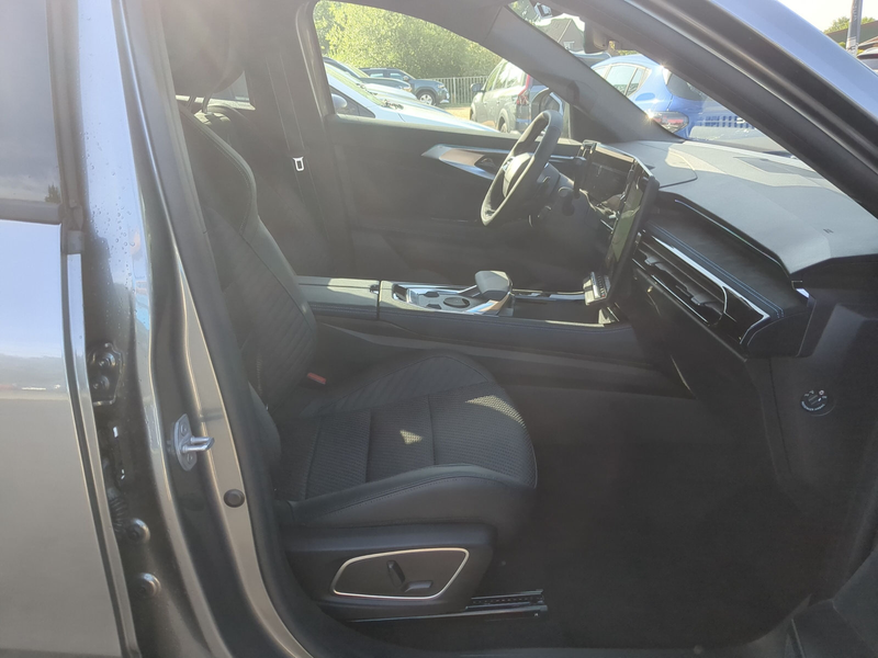Renault Austral E-TECH 200 Esprit Alpine SHZ+LKHZ+360°-Kamera — photo 9