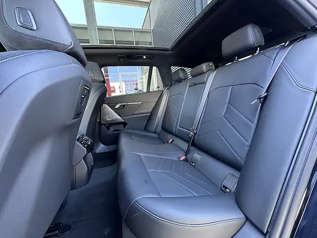 BMW 520 i Touring M-Sportpaket PRO Aut. / AHK / Pano / ... Ansicht 17