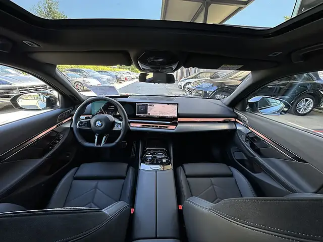 BMW 520 i Touring M-Sportpaket PRO Aut. / AHK / Pano / ... Ansicht 18