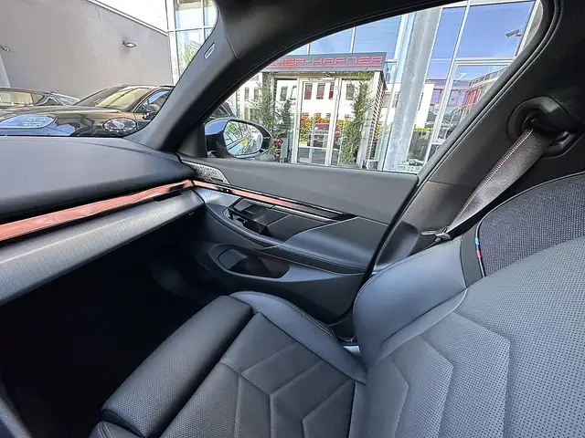 BMW 520 i Touring M-Sportpaket PRO Aut. / AHK / Pano / ... Ansicht 38