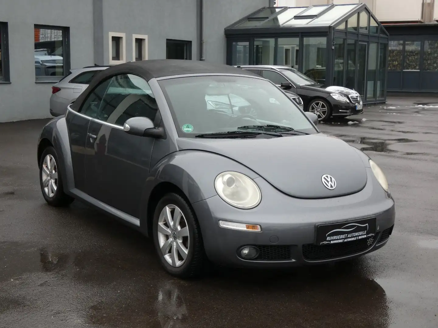Volkswagen New Beetle Cabriolet 1.6*Klima*Shz*Pdc* Gris - 2