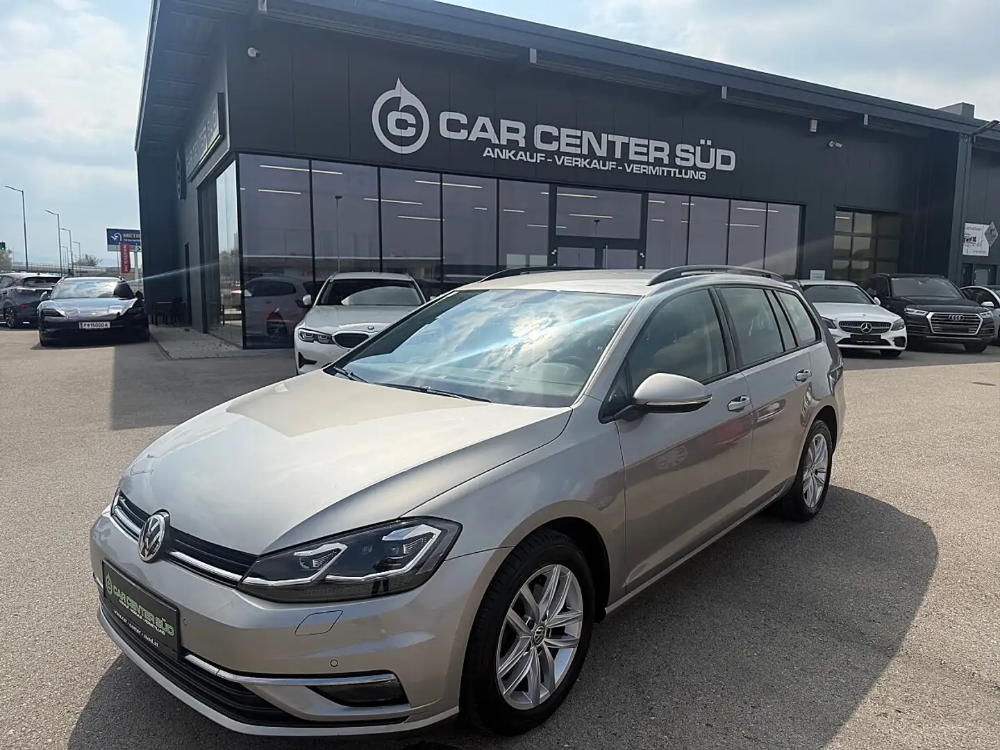 Volkswagen Golf Variant Comfortline 1,6 TDI SCR Grau - 1