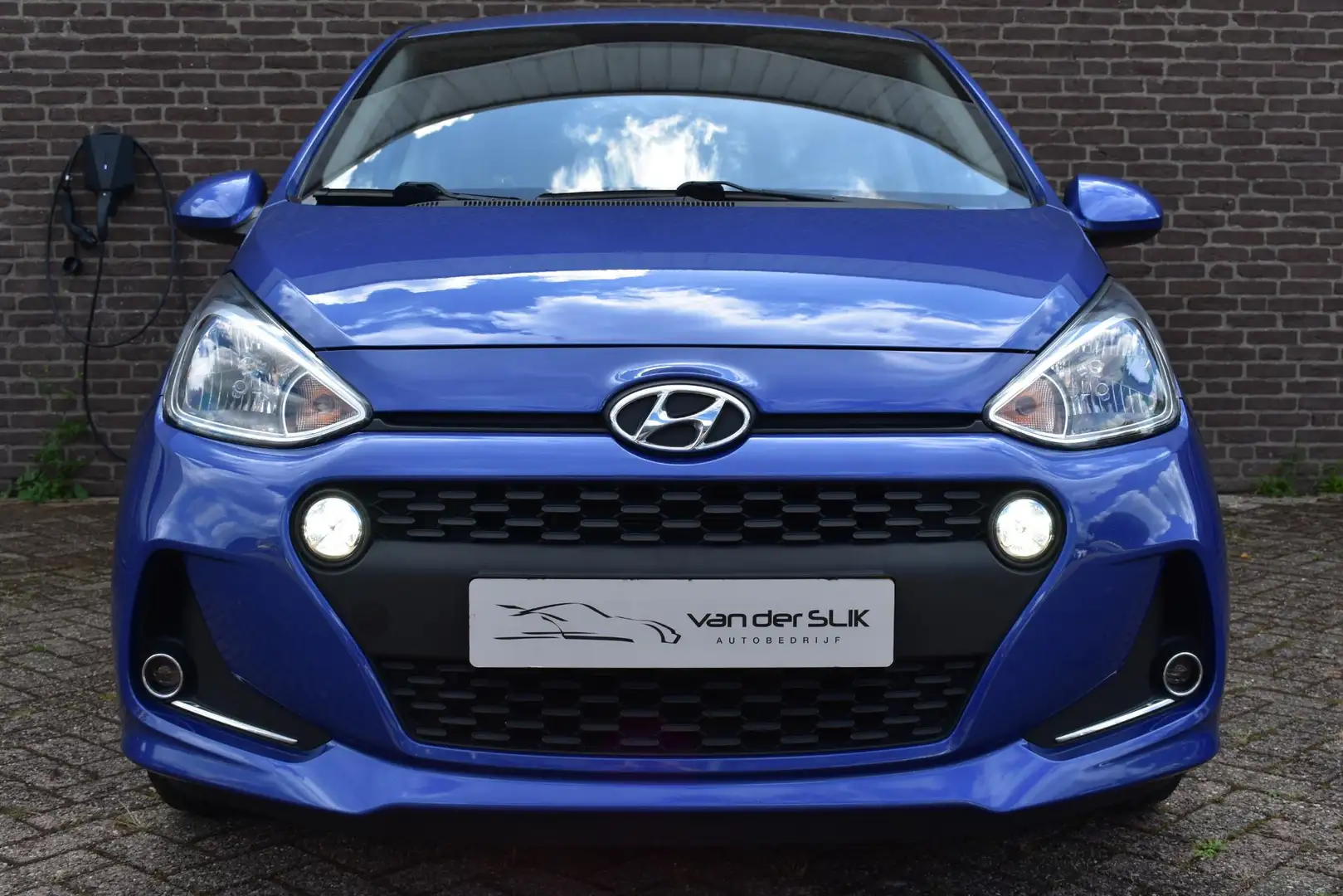 Hyundai i10 1.0i Comfort NL Auto, PDC, Navi, Cruise Control Blauw - 2