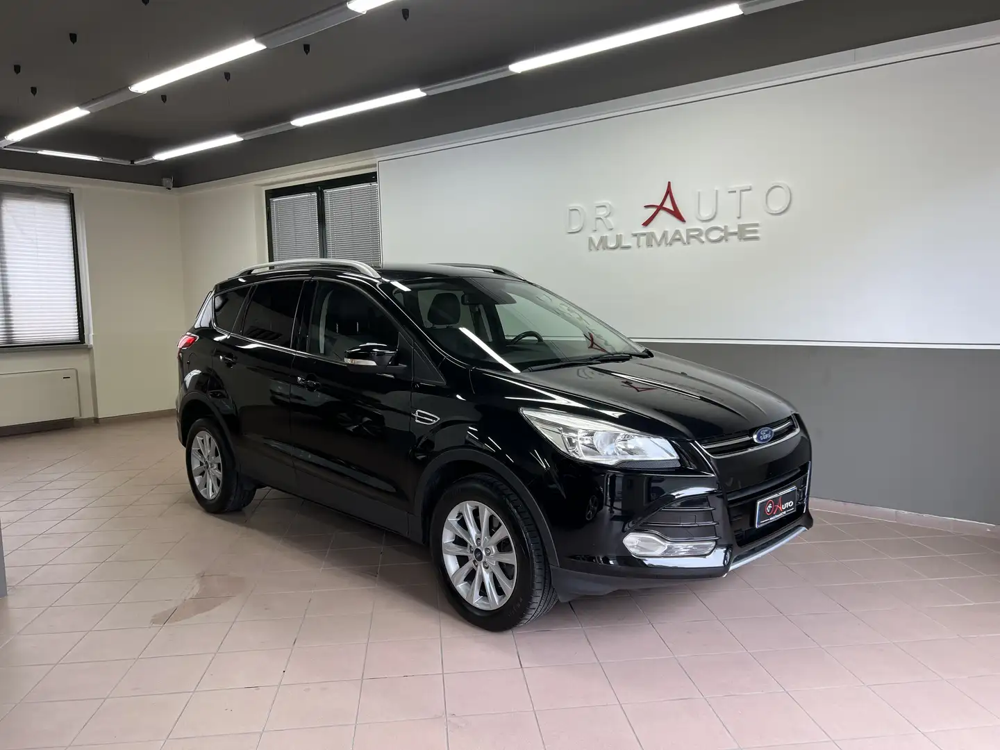 Ford Kuga 2.0 tdci Titanium X 2wd s&s 120cv E6 UNICO PROP Black - 2