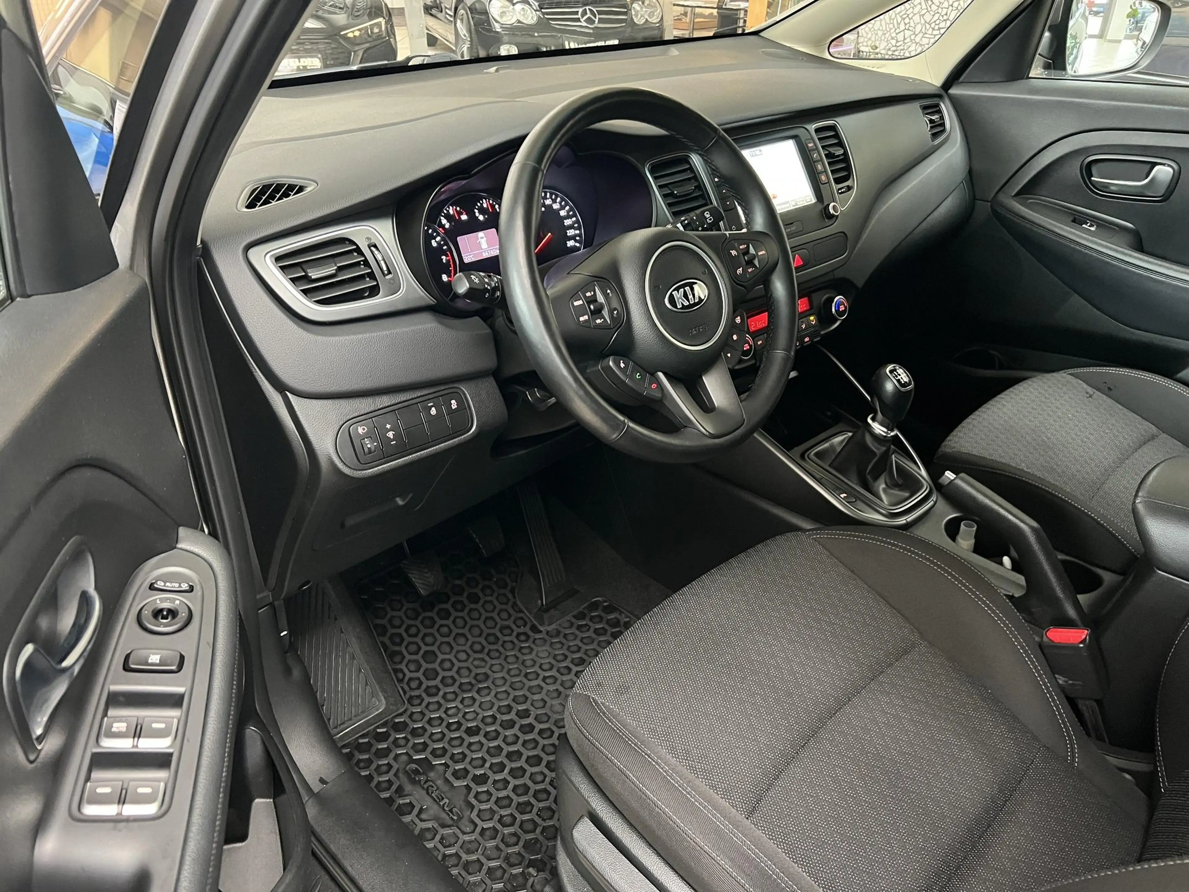 Kia Carens 1.6GDI DreamTeamEdition*SHZ*LRH*TPM*PDC*BTH* — photo 14