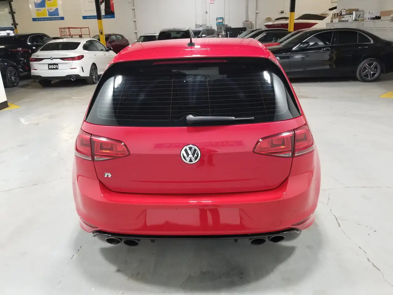 Volkswagen Golf R снимка Volkswagen Golf R