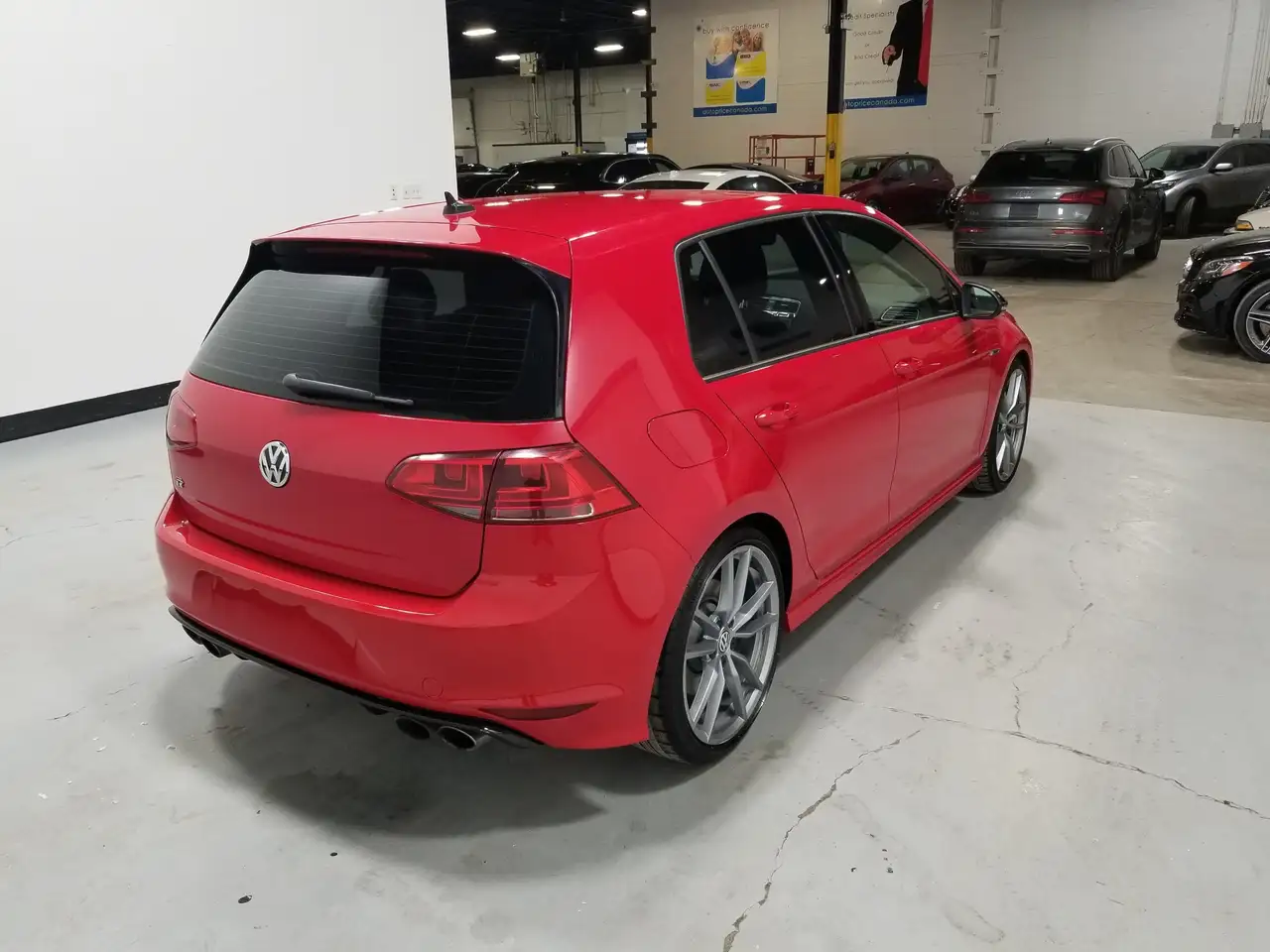 Volkswagen Golf R снимка Volkswagen Golf R