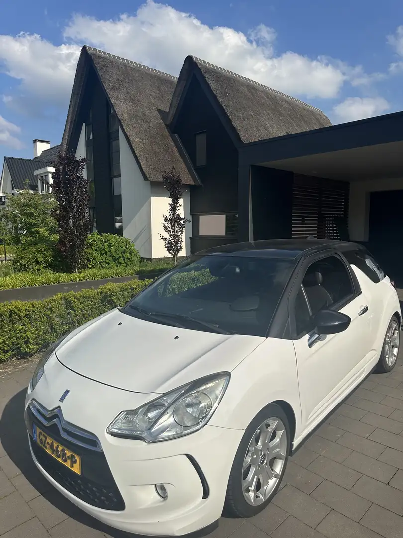 Citroen DS3 VTi 120 SoChic | airbag is vervangen | nieuwe APK Wit - 2