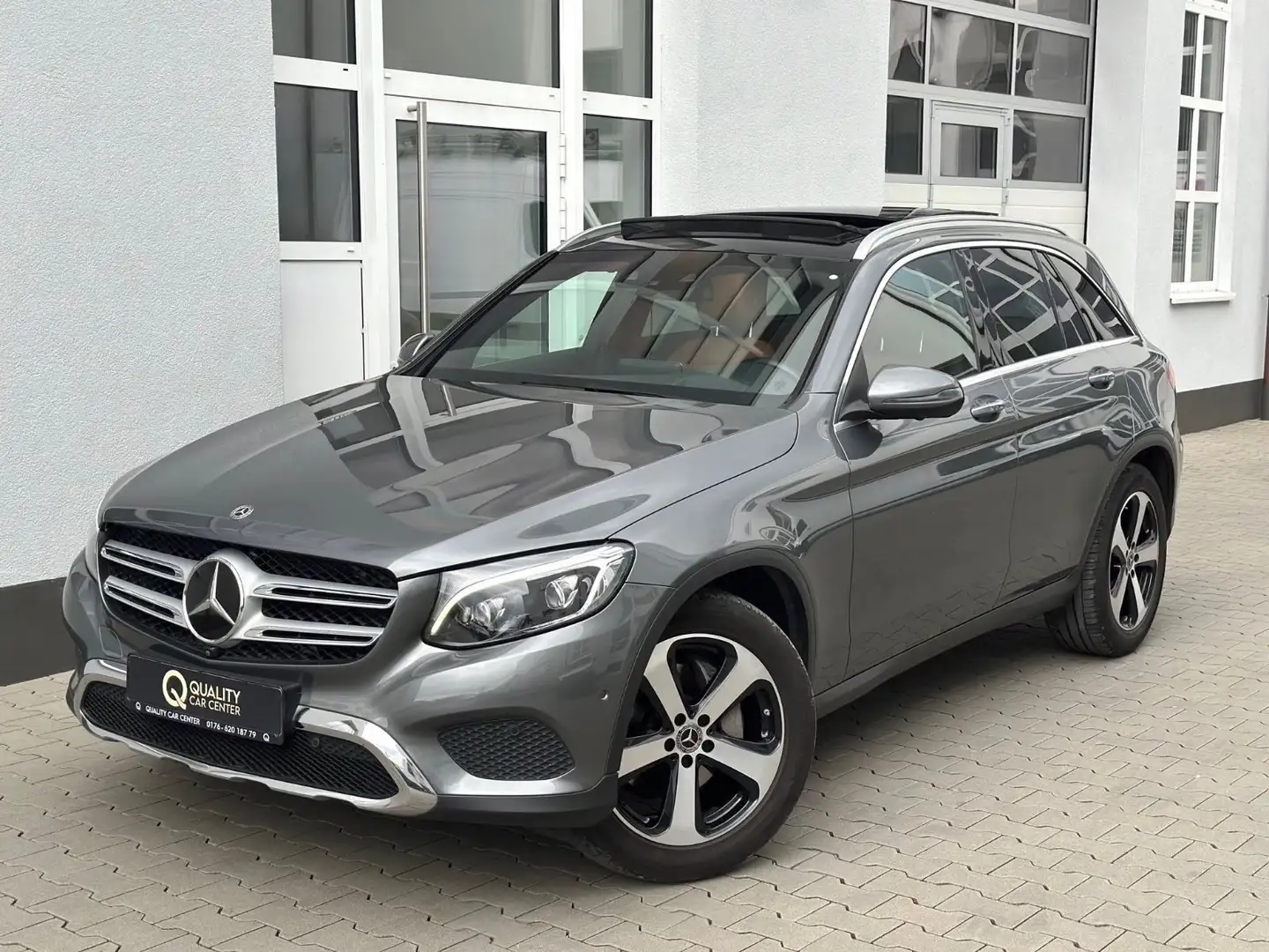 Mercedes-Benz GLC 350 d 9G 4Matic LUXURY *VOLL*PANO*AHK*MEMO* Grau - 2