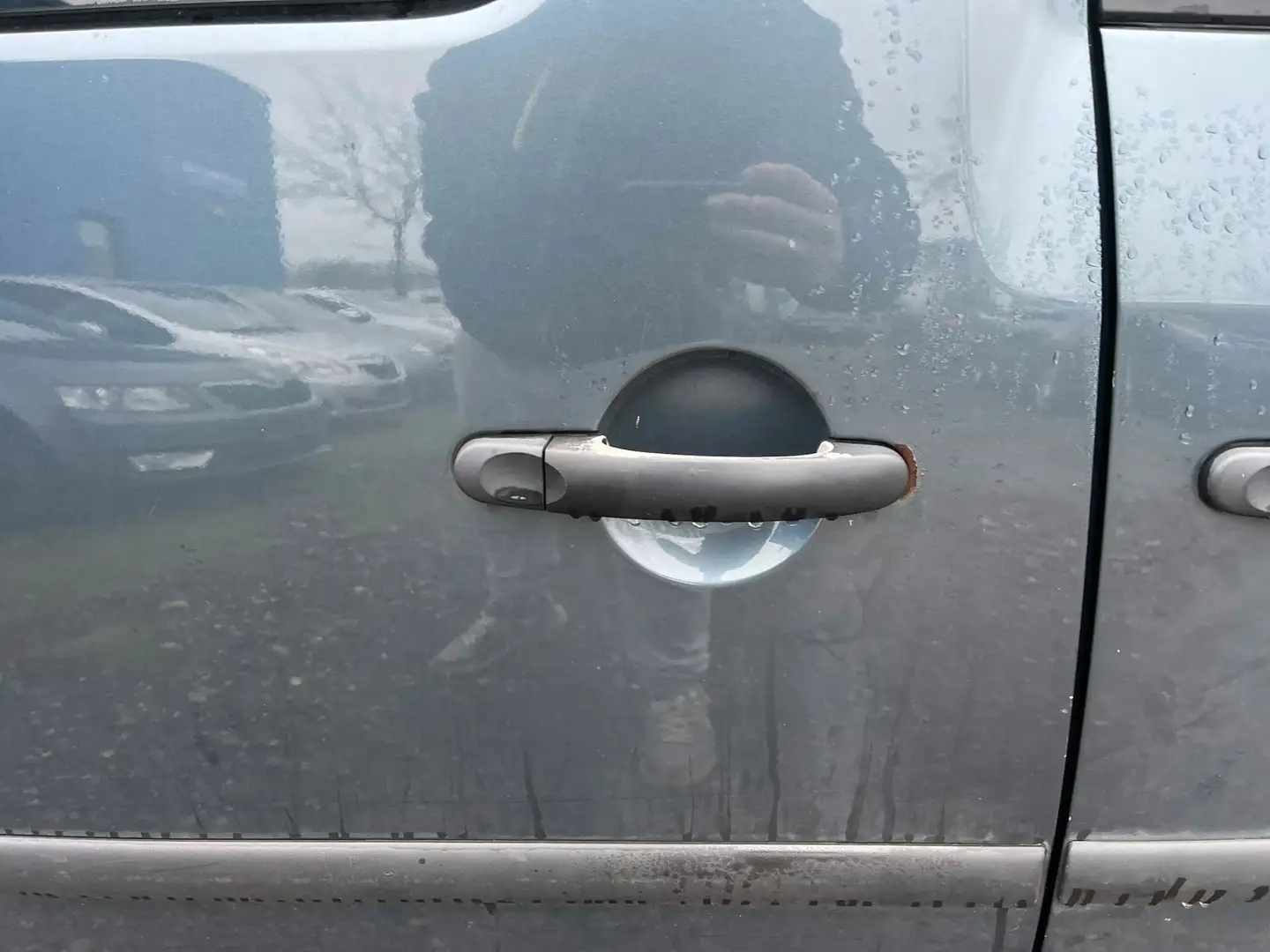 Volkswagen Caddy Life 1.6 7 Sitzer Klima Kupplung defekt. Серый - 2