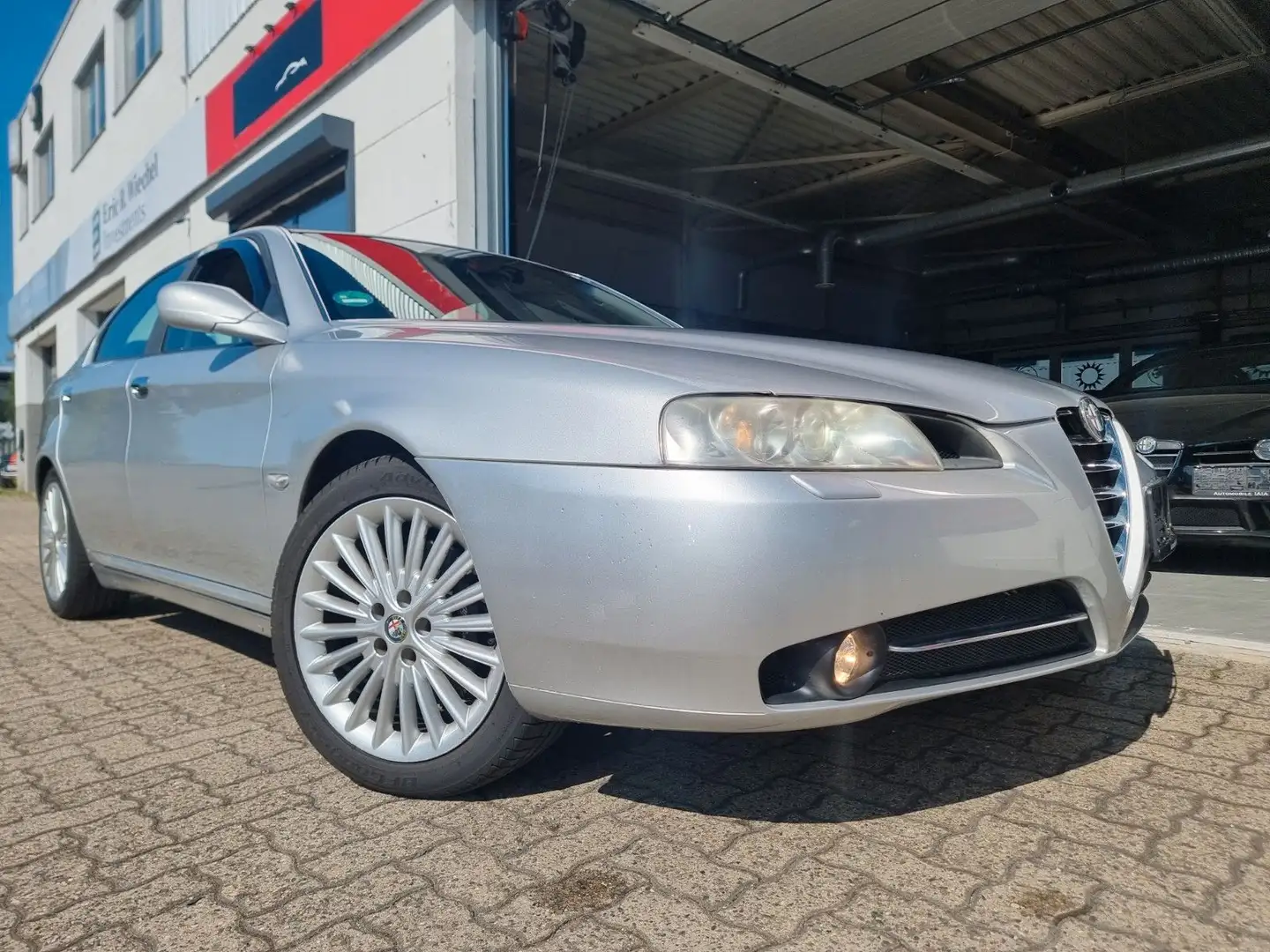 Alfa Romeo 166 2.4 JTD 20V Distinctive  Schaltger Zilver - 1