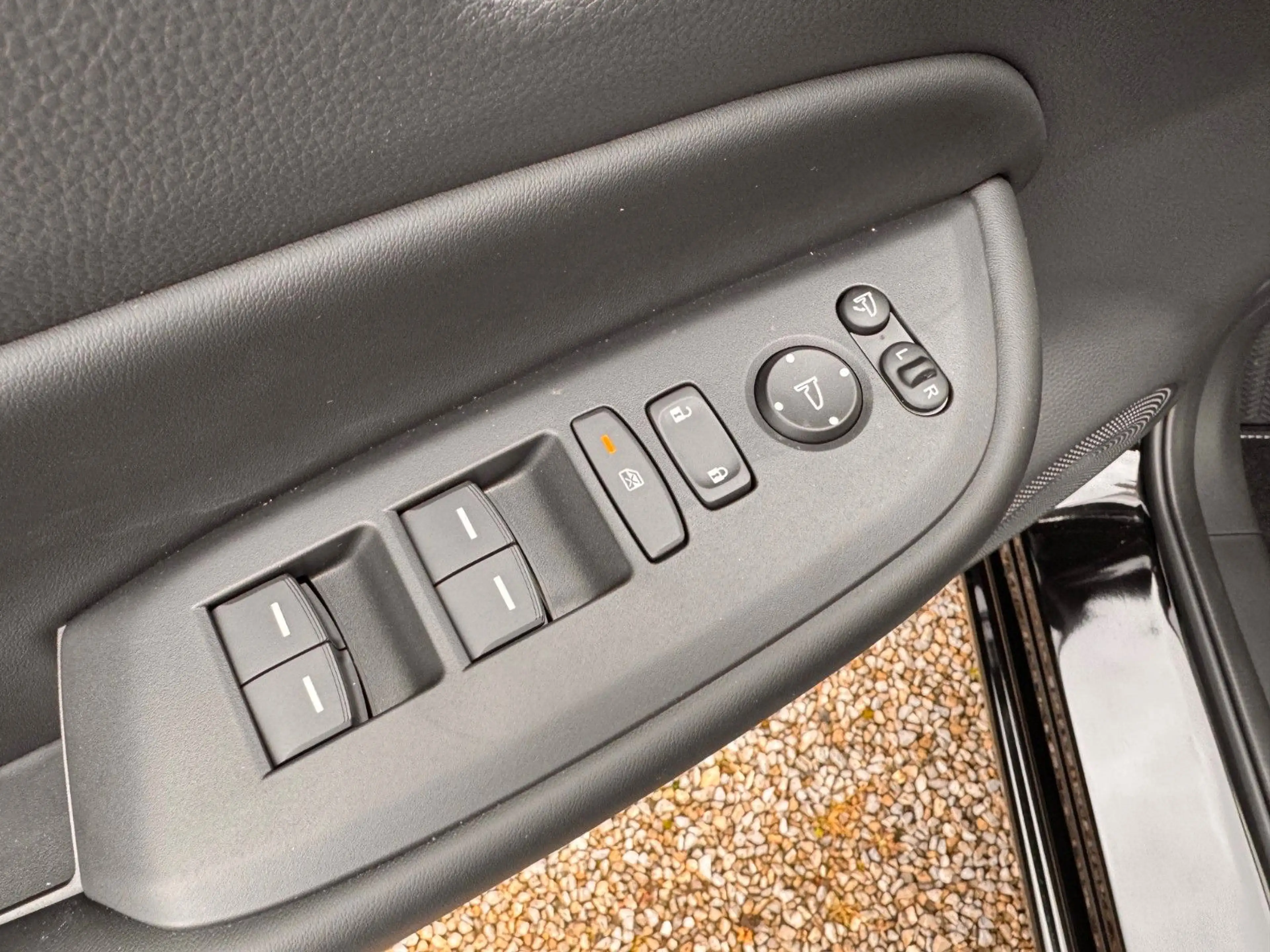Honda Jazz 1.5 i-MMD Hybrid Advance Black Emblem — photo 14
